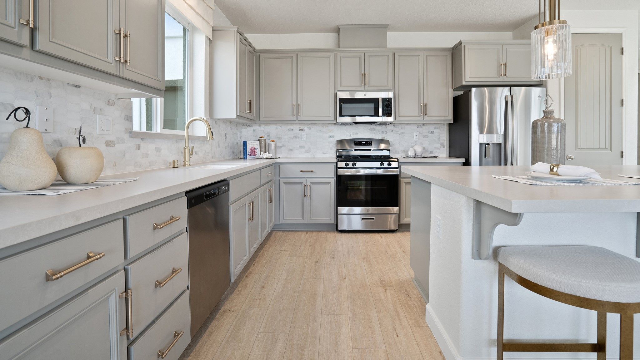 156-2836-elderberry-street.61734.phr.078.web