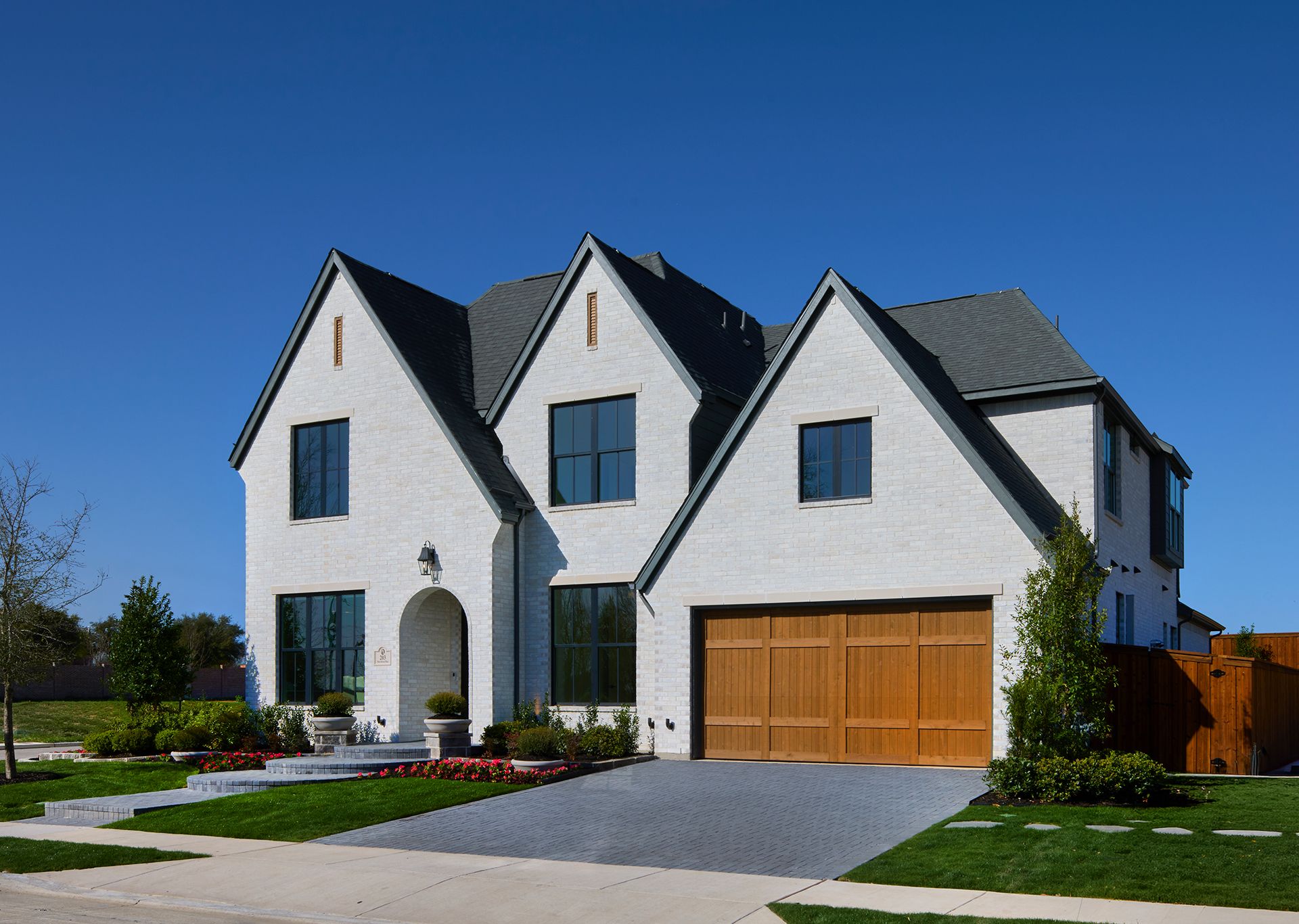 Custer Ridge Estates por Shaddock Homes en Dallas Texas