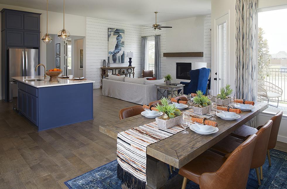 DiningTable