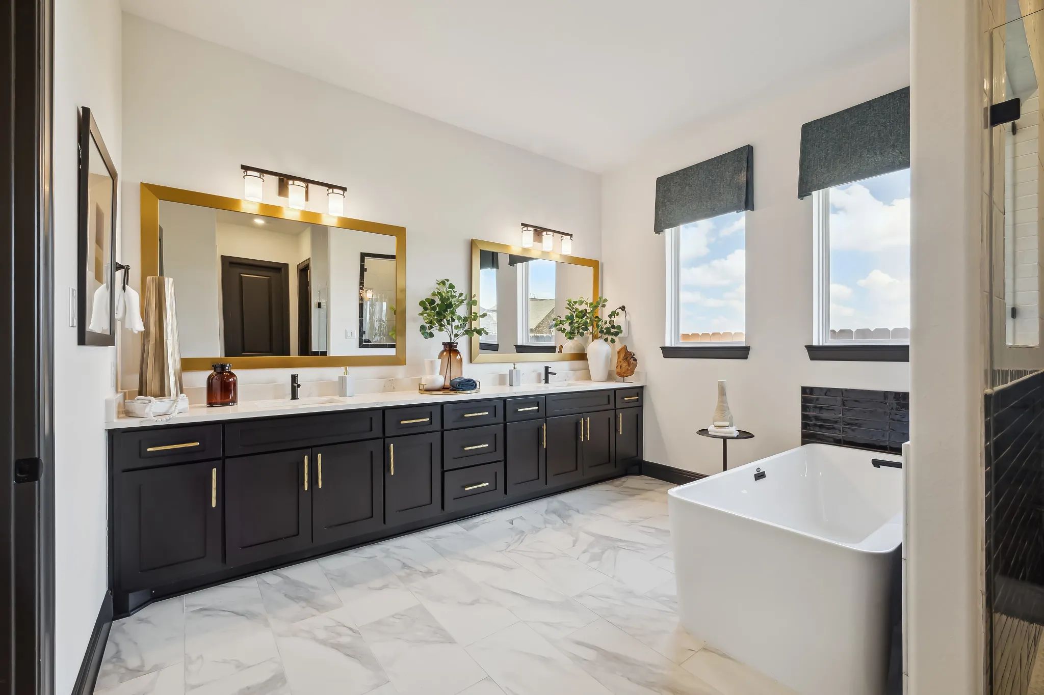 Plan 5058 primary bath - staged
