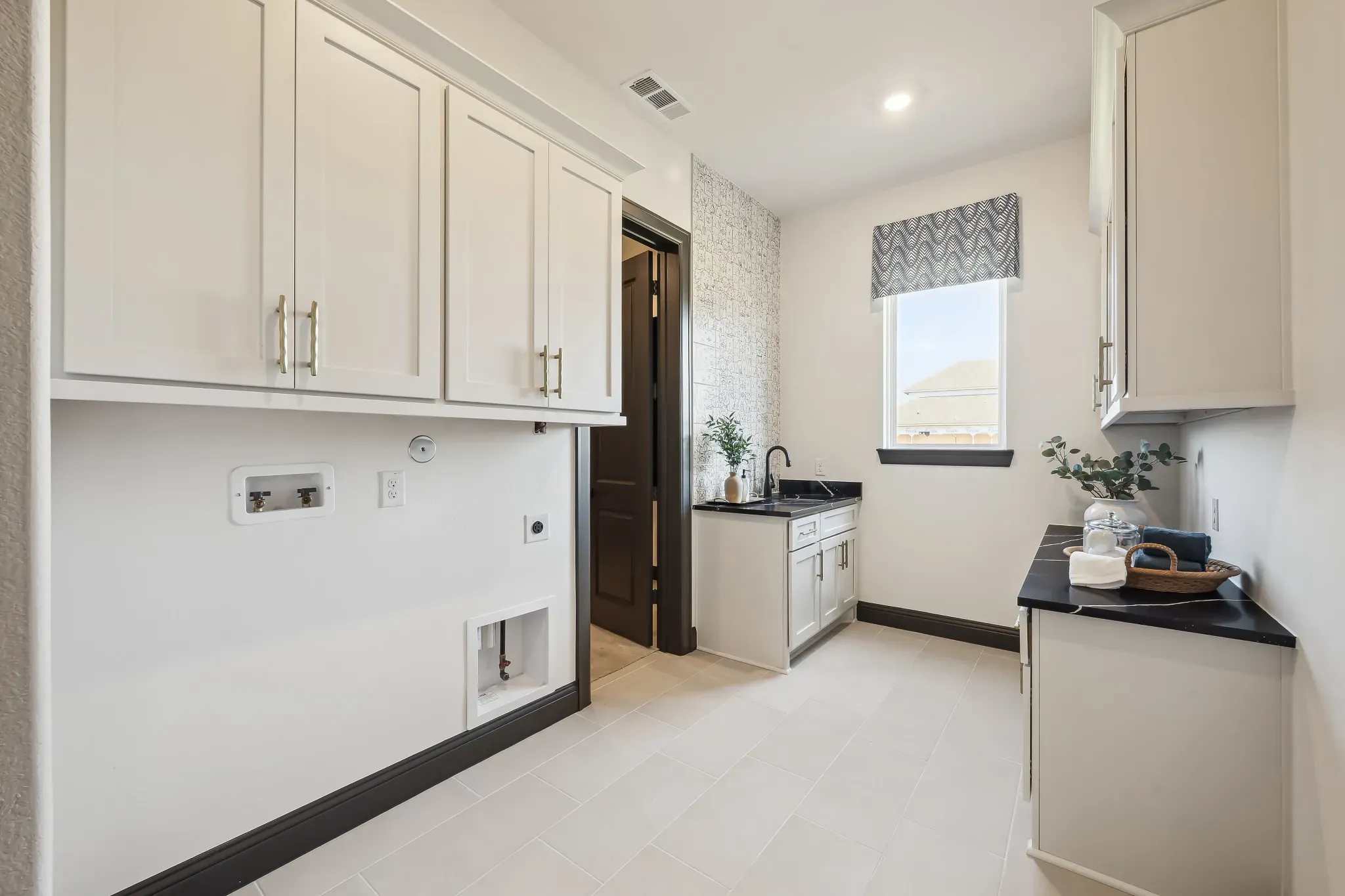 Plan 5058 laundry room - staged