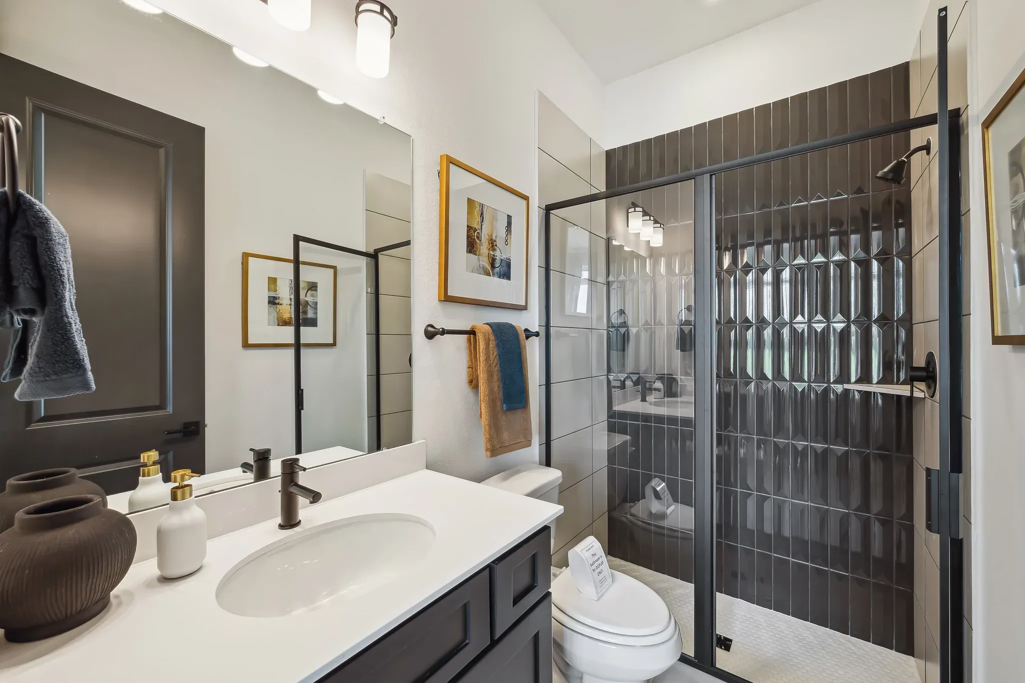 Plan 5058 bath 2 - staged