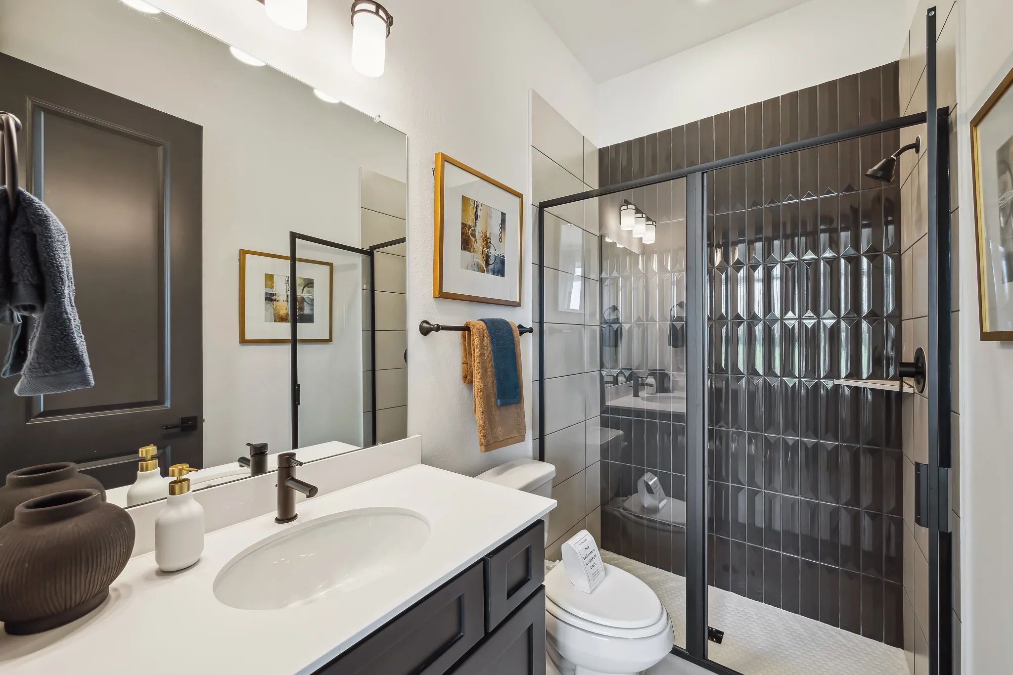 Plan 5058 bath 2 - staged