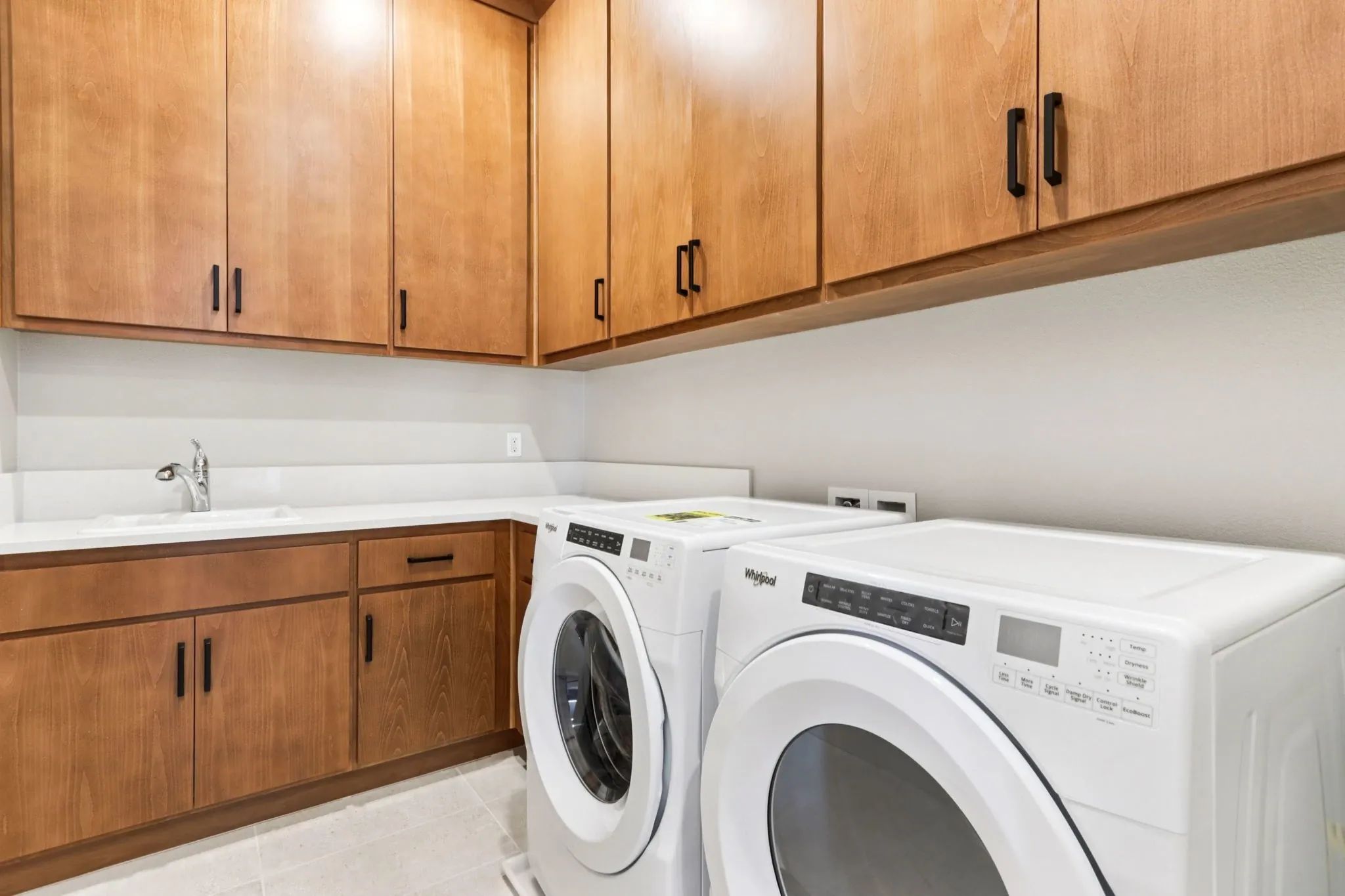 Rooftops Lot 205 Laundry