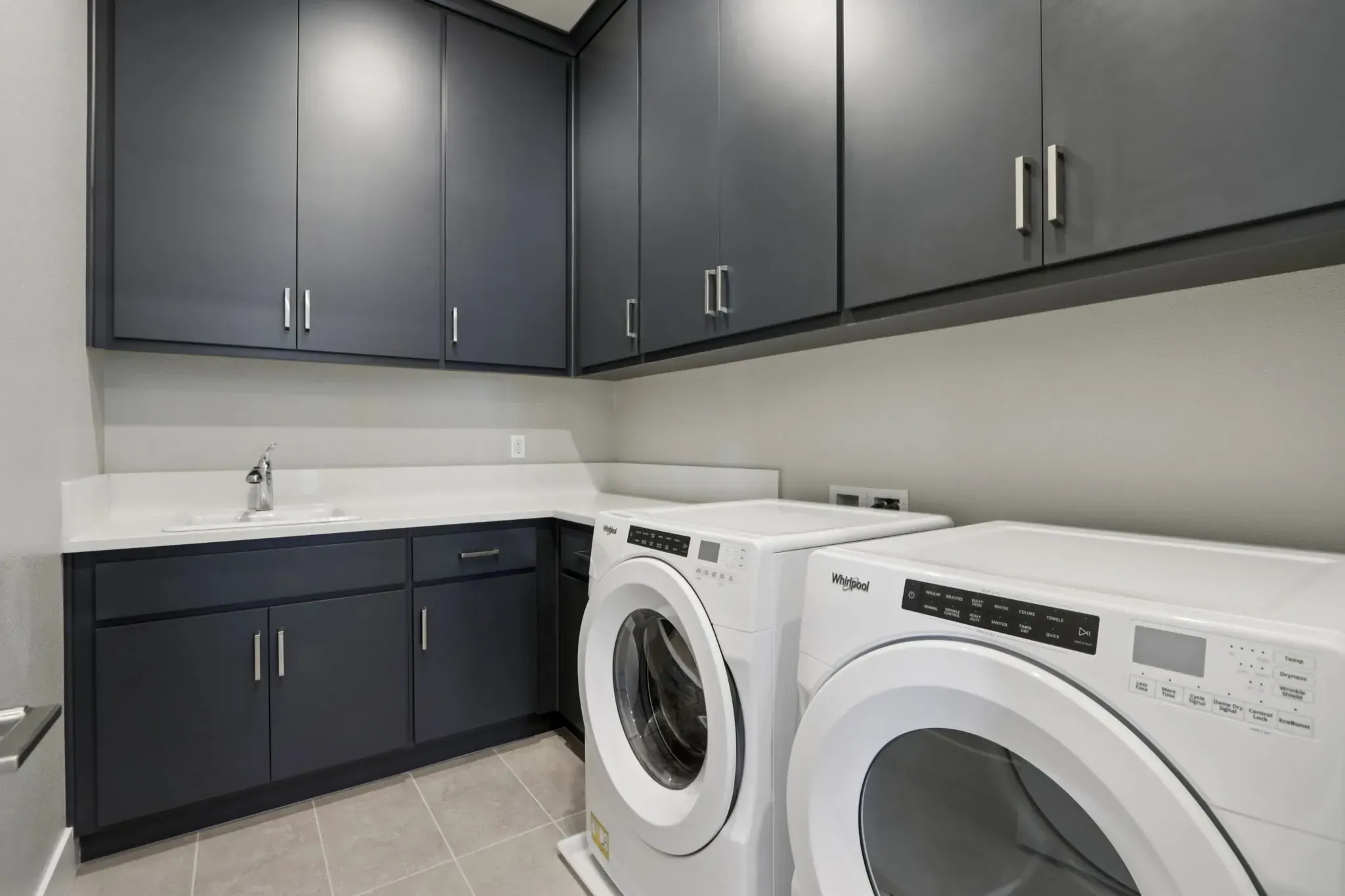 Rooftops Lot 905 Laundry