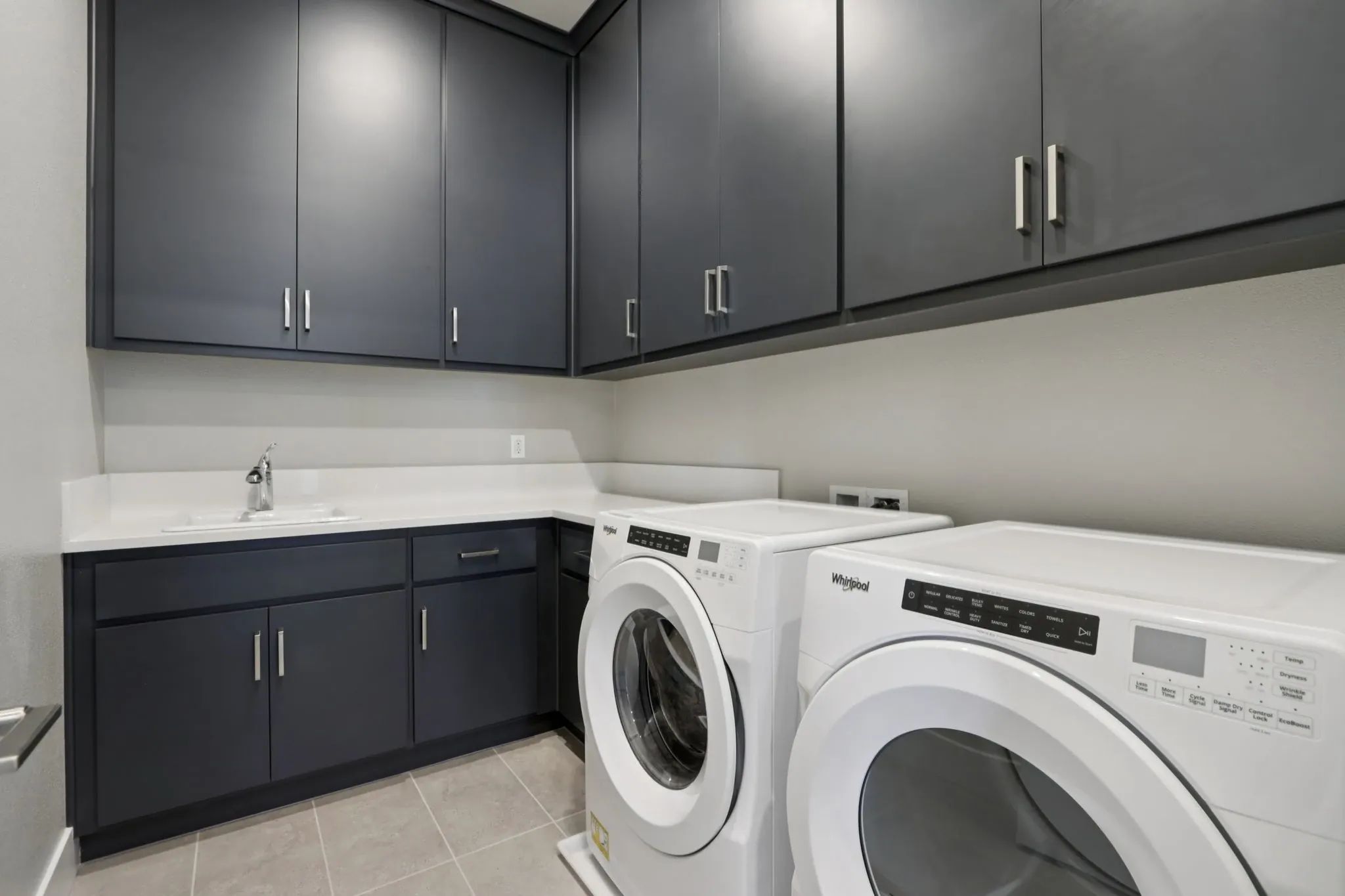 Rooftops Lot 905 Laundry