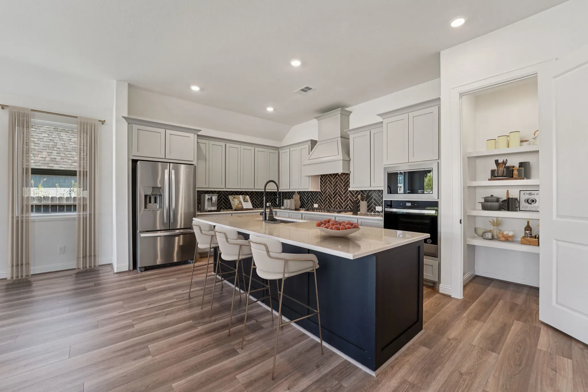 Plan 4046 kitchen - staged