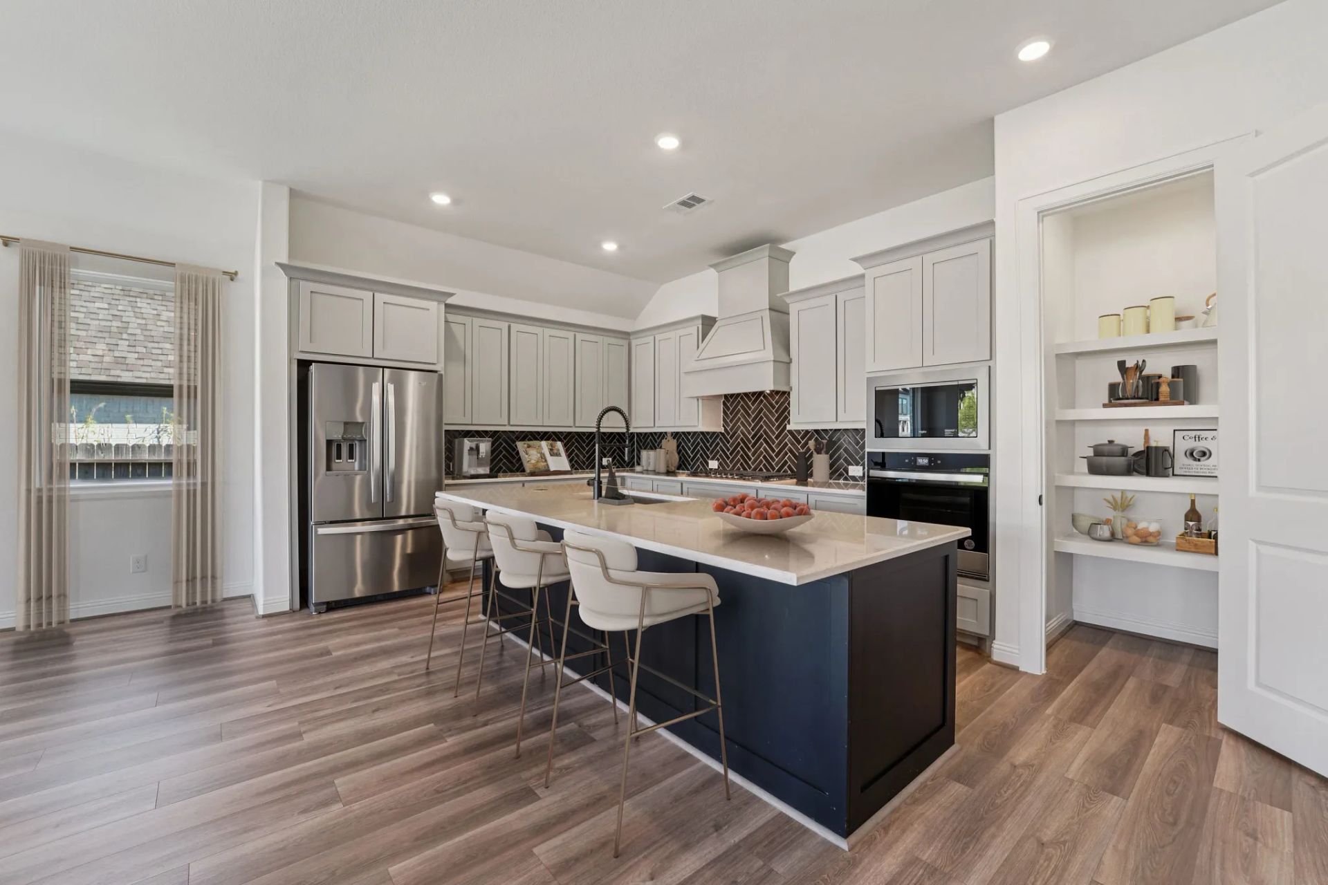 Plan 4046 kitchen - staged