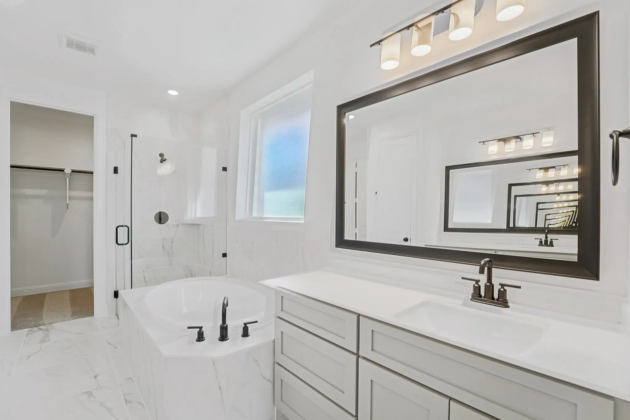 Plan 4046 primary bath