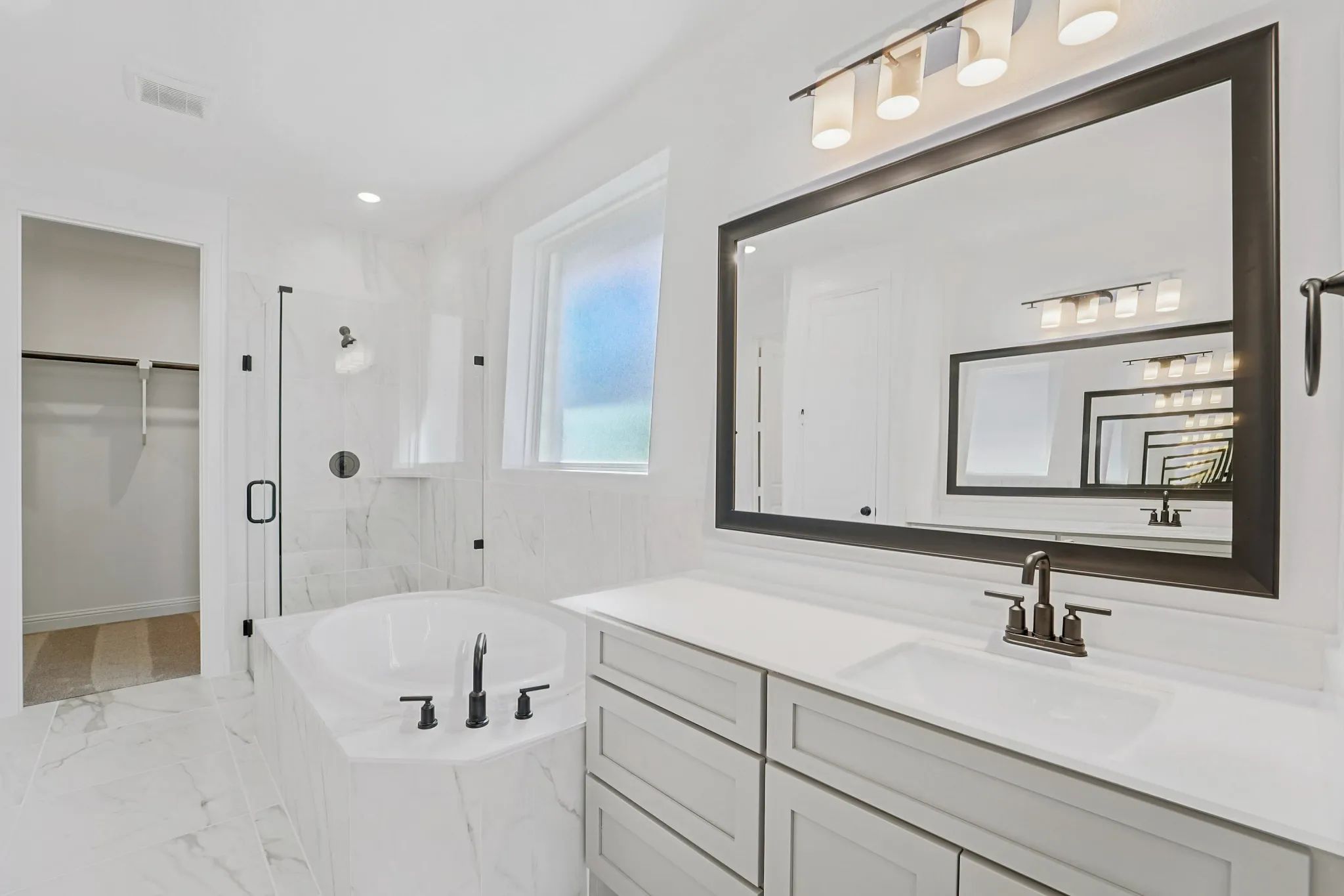 Plan 4046 primary bath