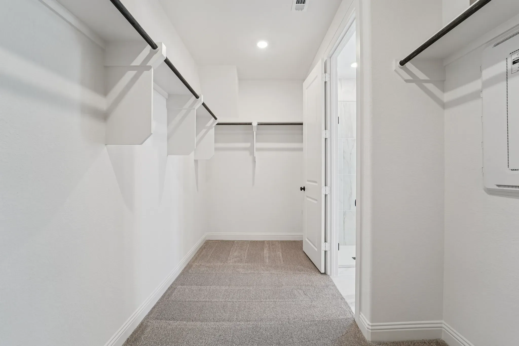 Plan 4046 closet
