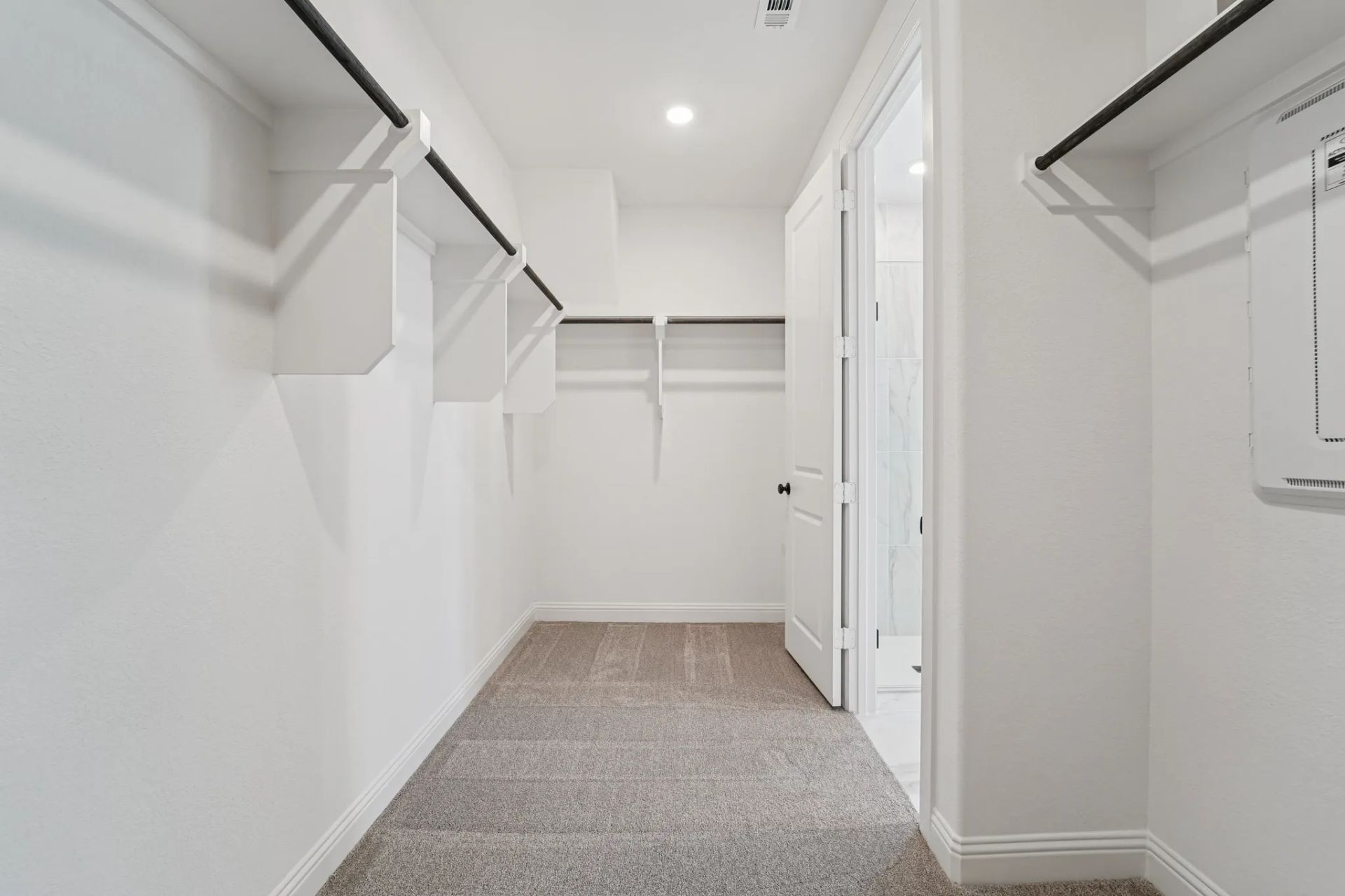 Plan 4046 closet