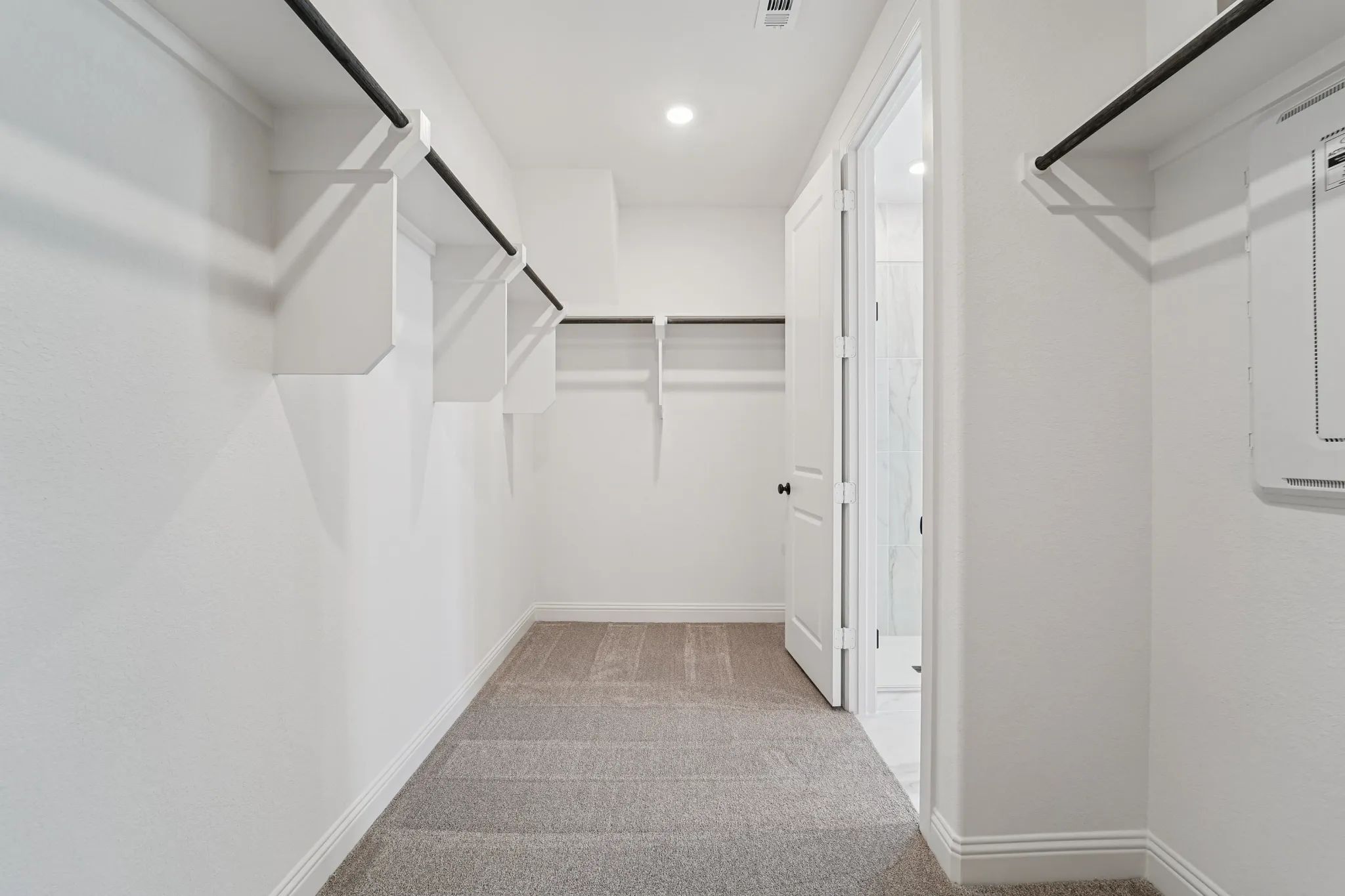 Plan 4046 closet