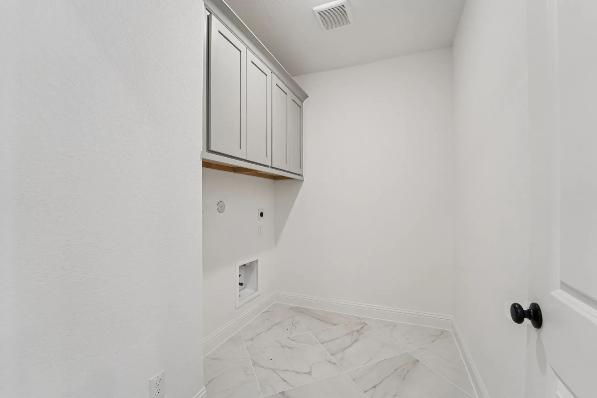Plan 4046 laundry room
