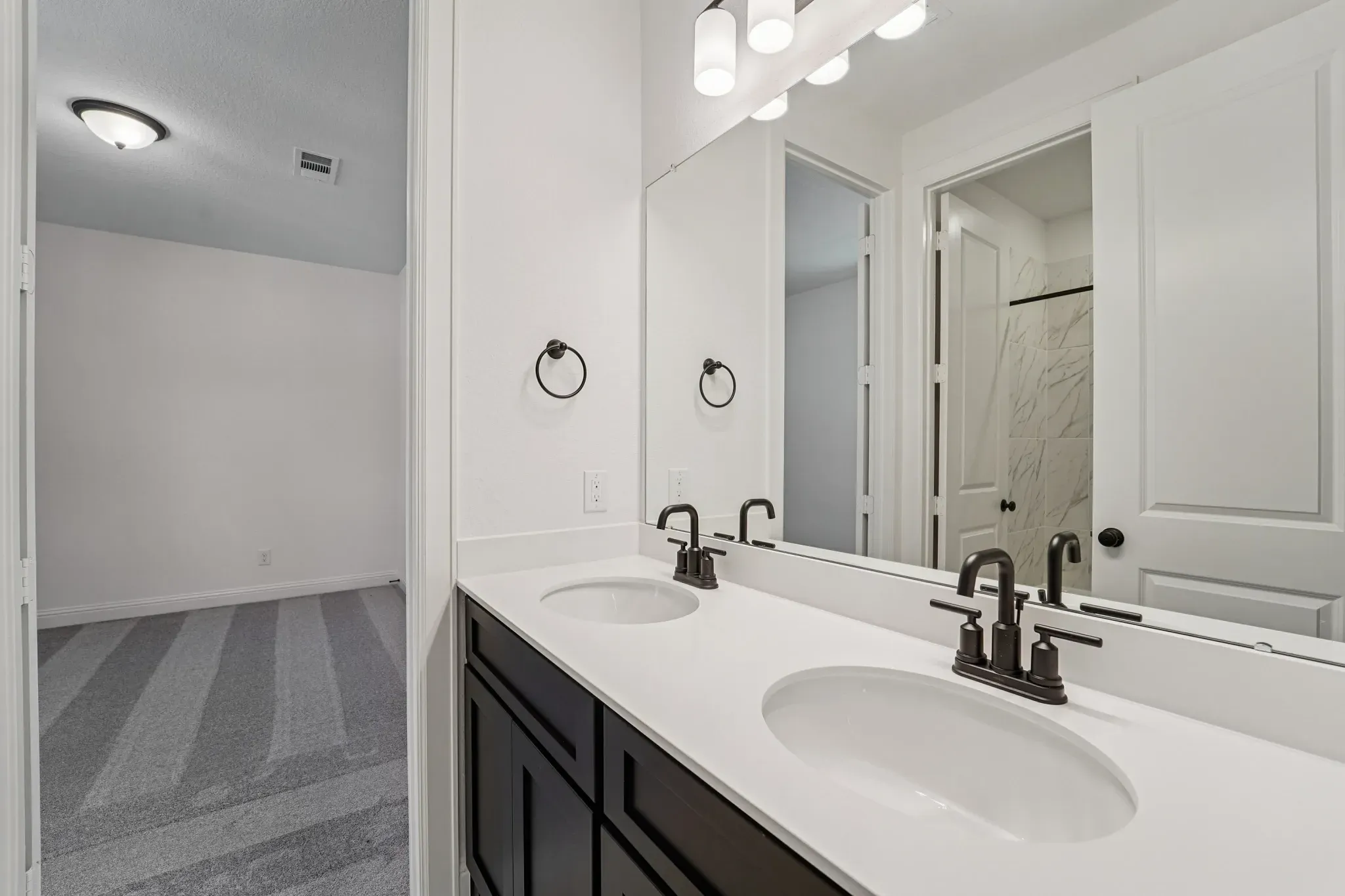 Plan 4046 bath 3
