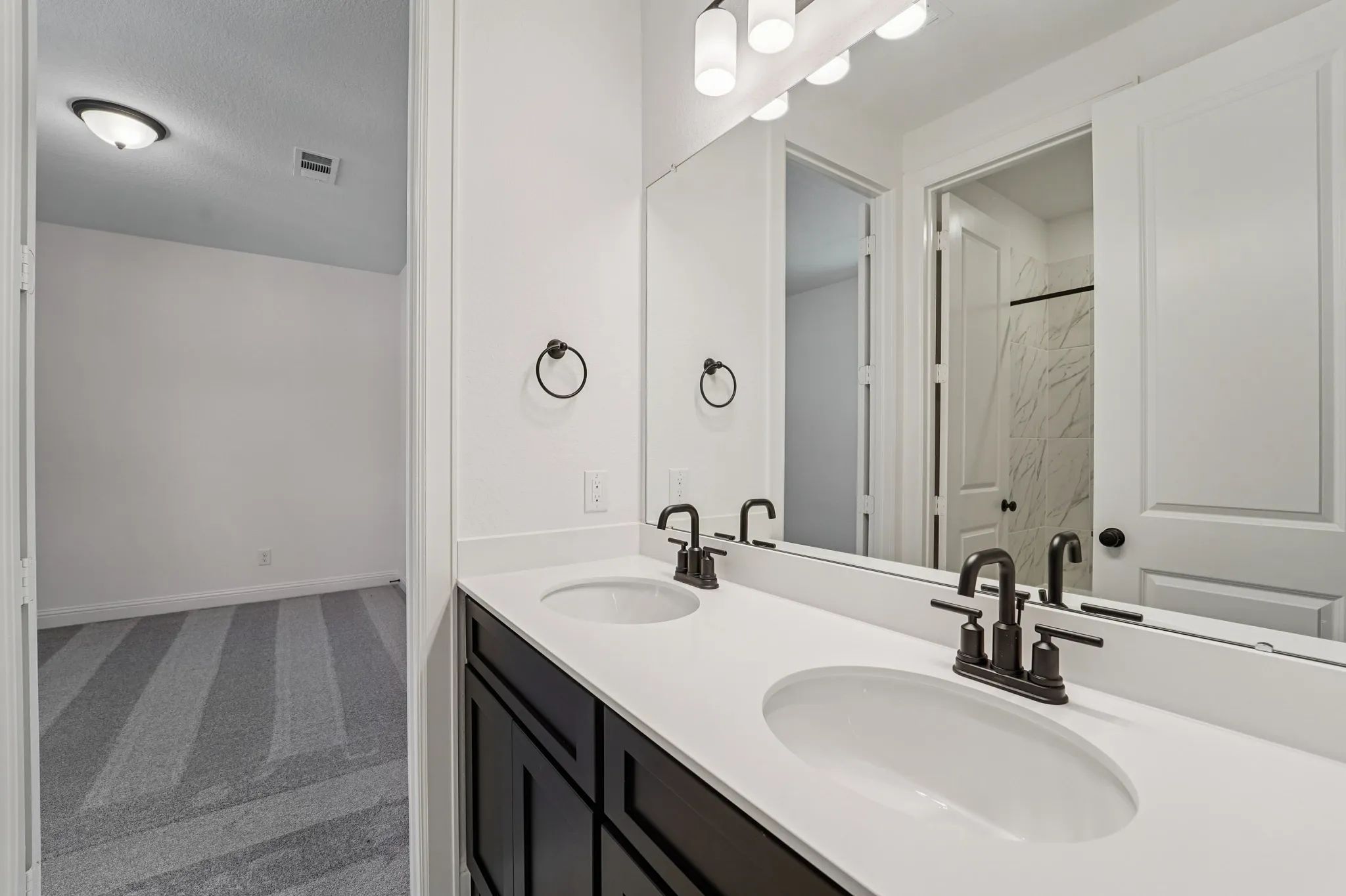 Plan 4046 bath 3
