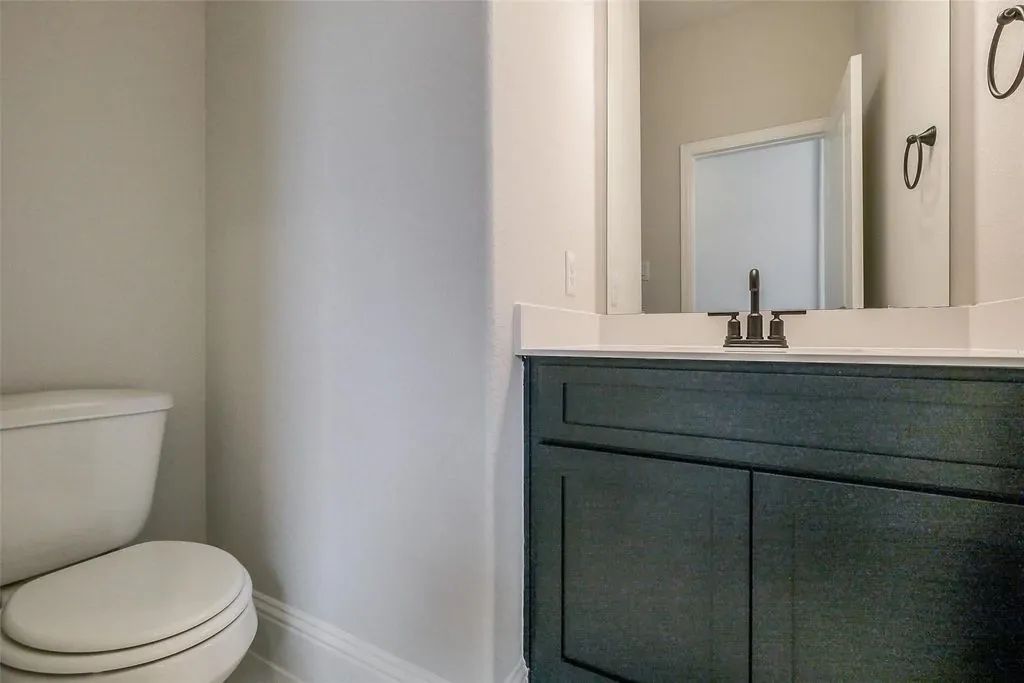 Plan 6015 Upstairs Powder Room
