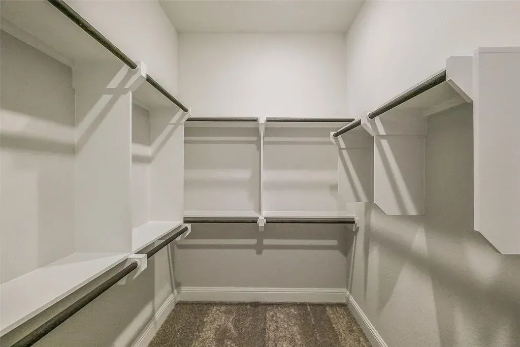 Plan 6015 Closet