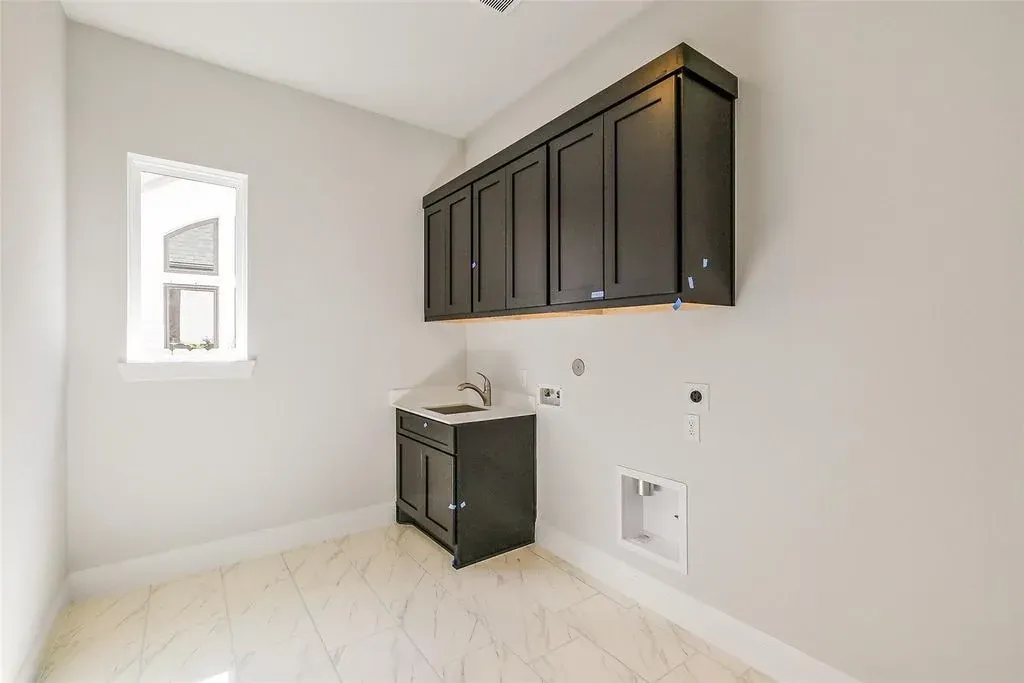 Plan 6015 Laundry Room
