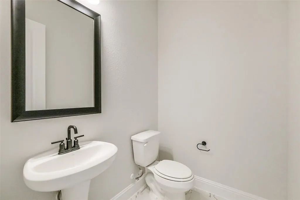 Plan 6015 Downstairs Powder Room