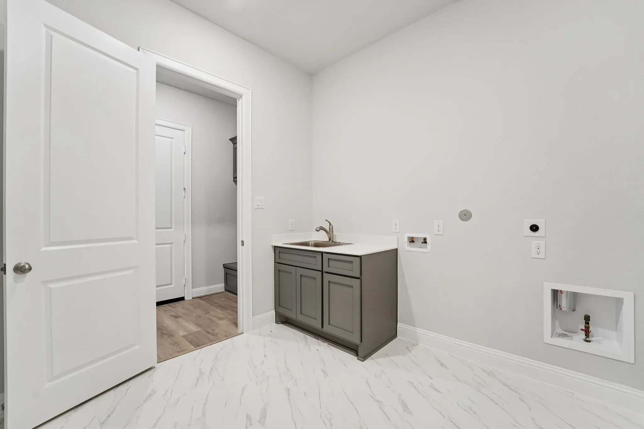 Homesite 6215 laundry room