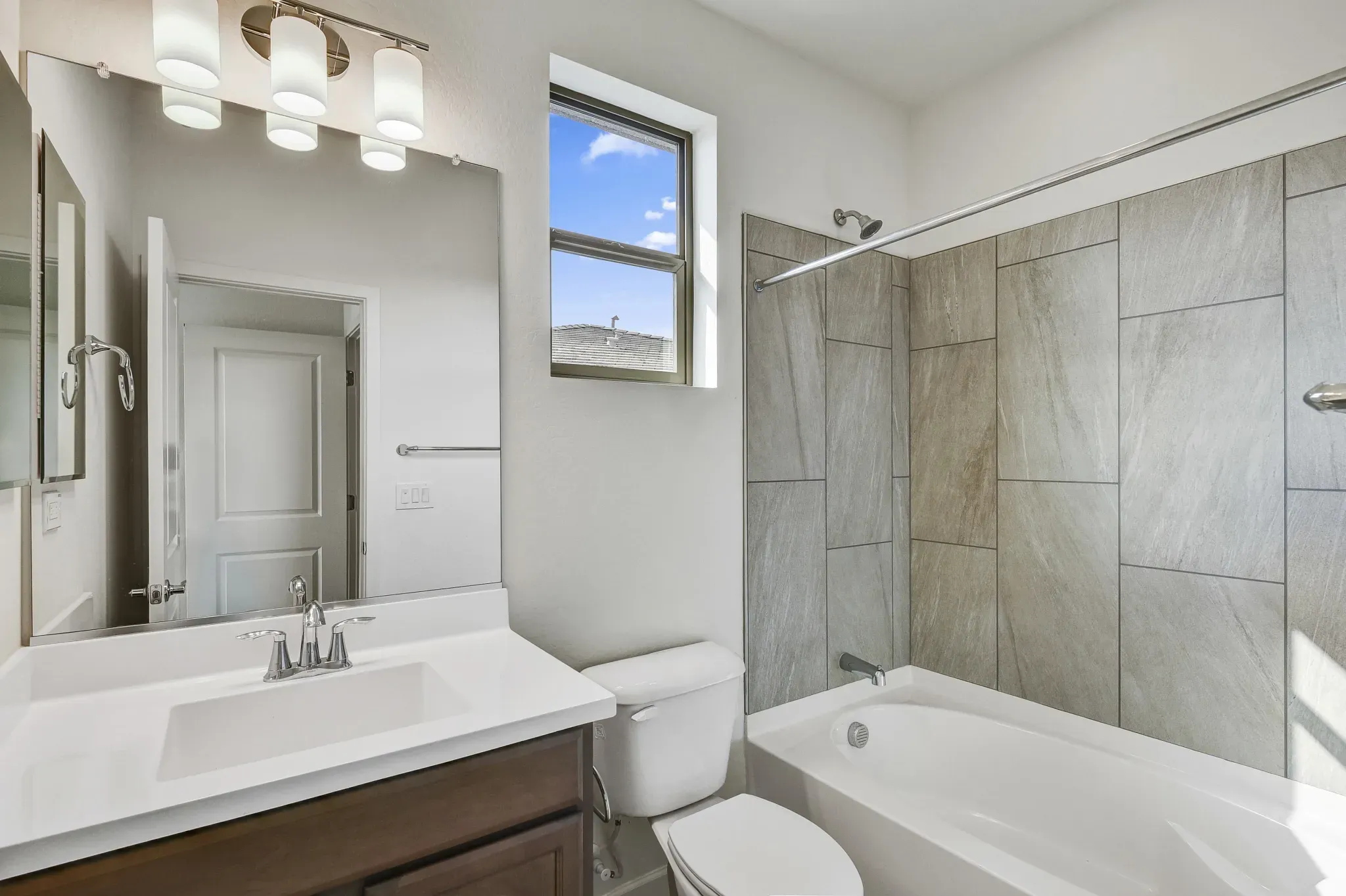 Valletta Guest Bath