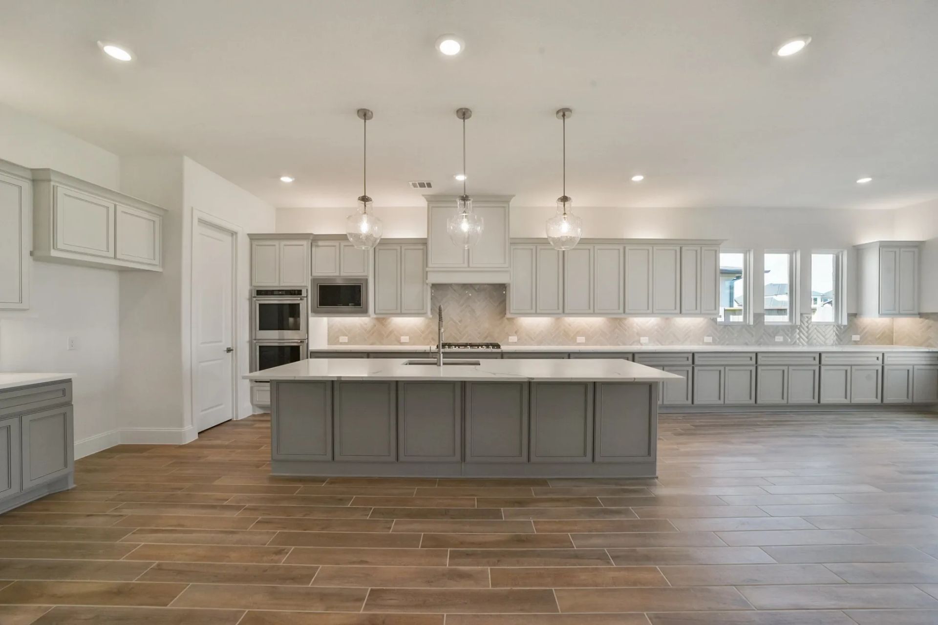 Plan 6005 kitchen