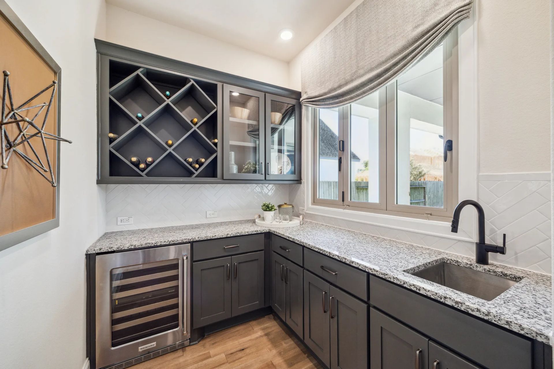 Homesite 5105 Bar - Staged