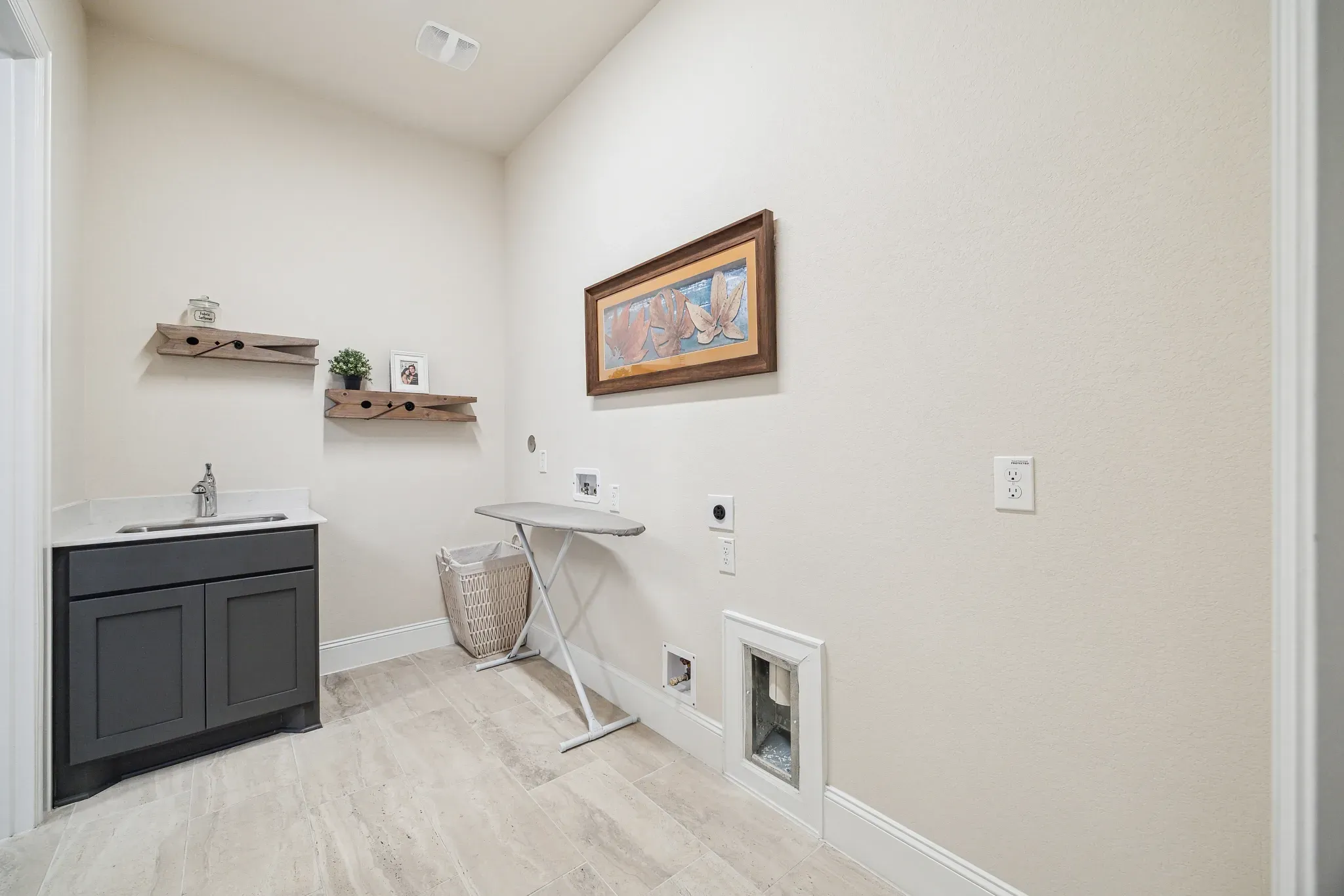 Plan 5051 laundry room - staged