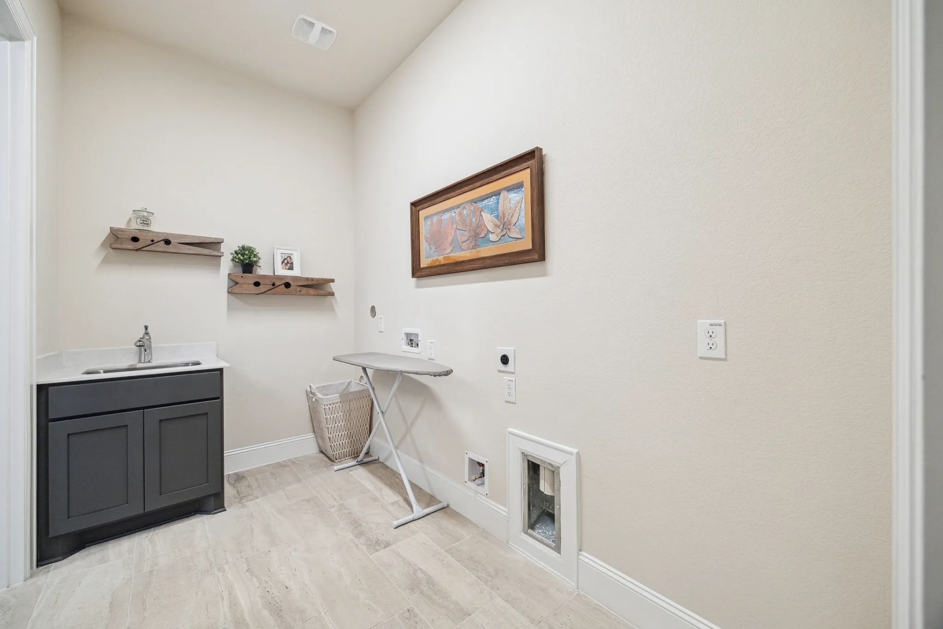 Homesite 5105 Laundry Room - Staged
