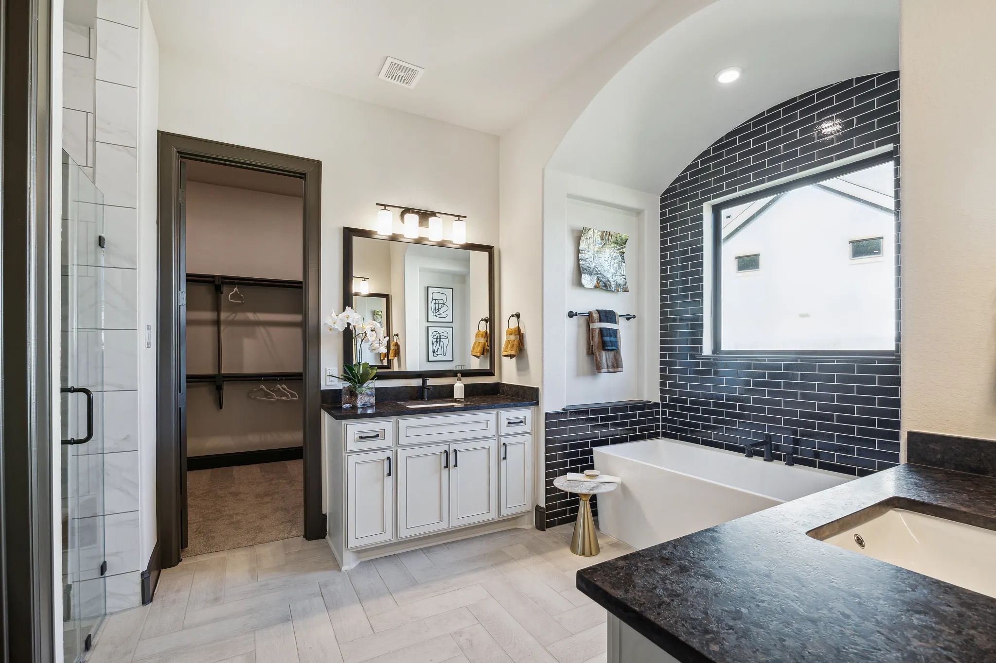 Plan 6020 primary bath - staged