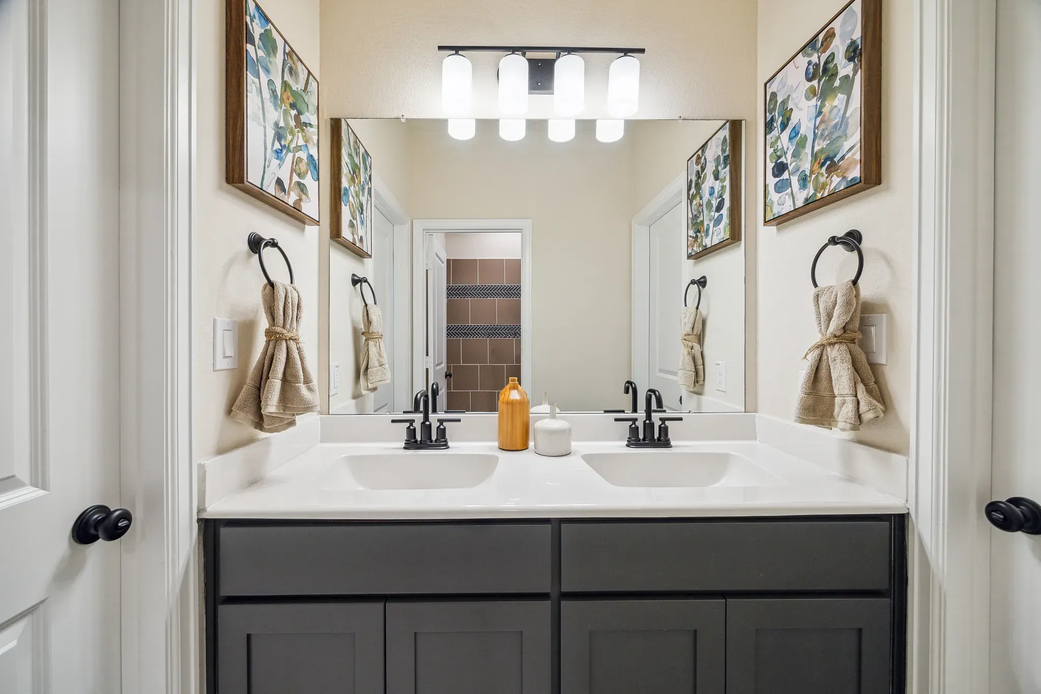 Plan 5051 bath 3 - staged