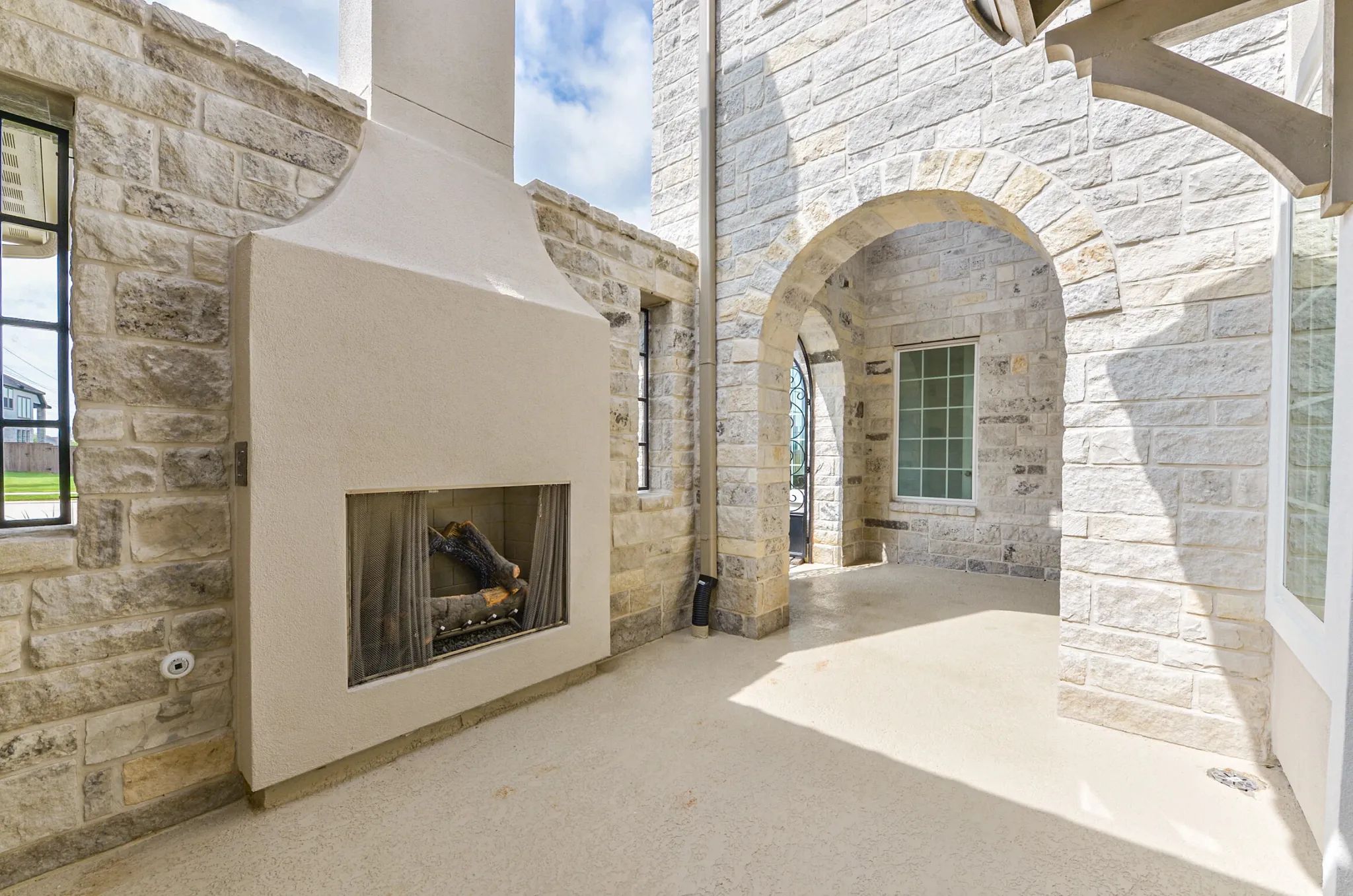 Plan 6040 Courtyard