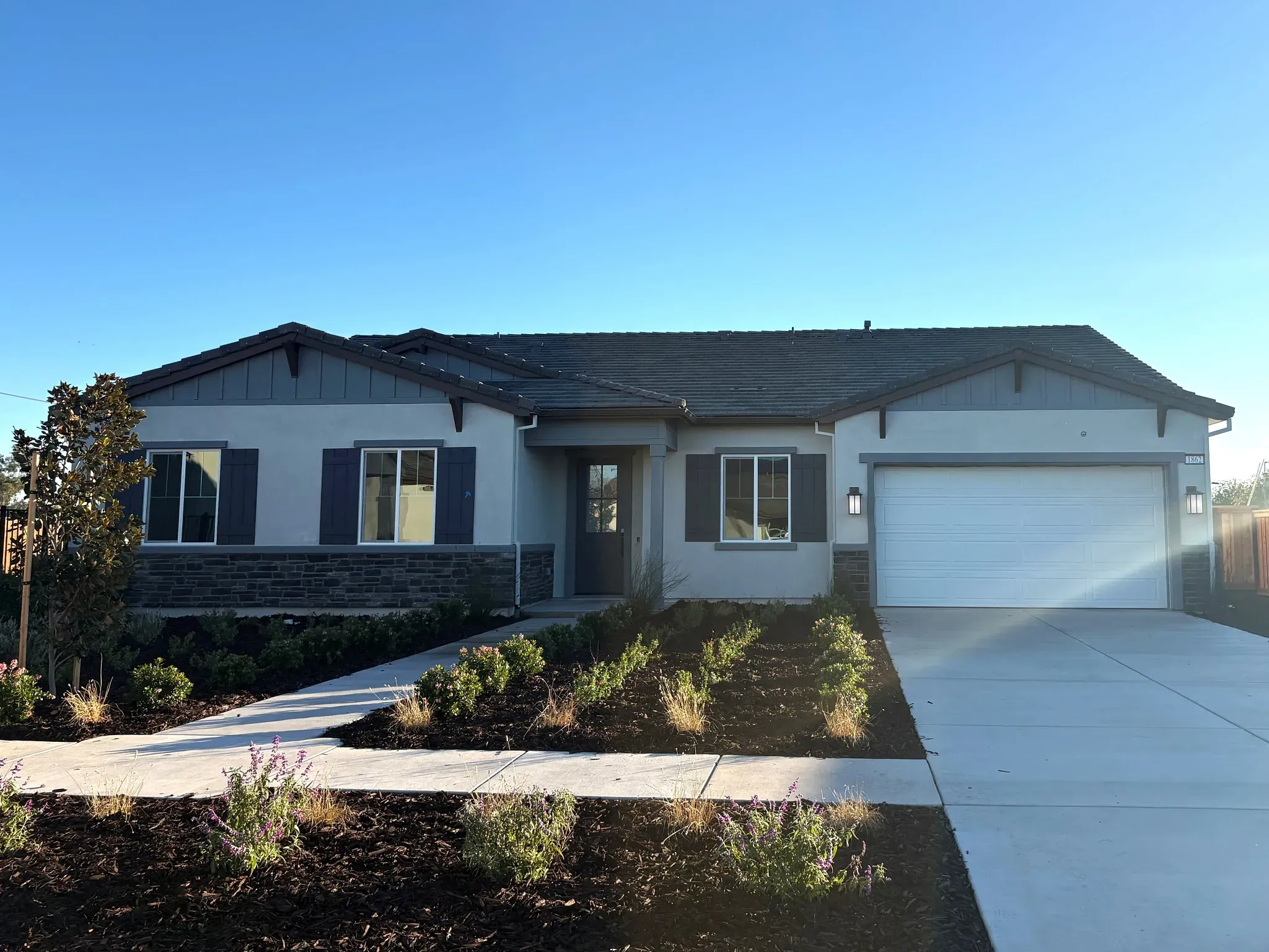 1862 Bluejay Drive (Plan 1)