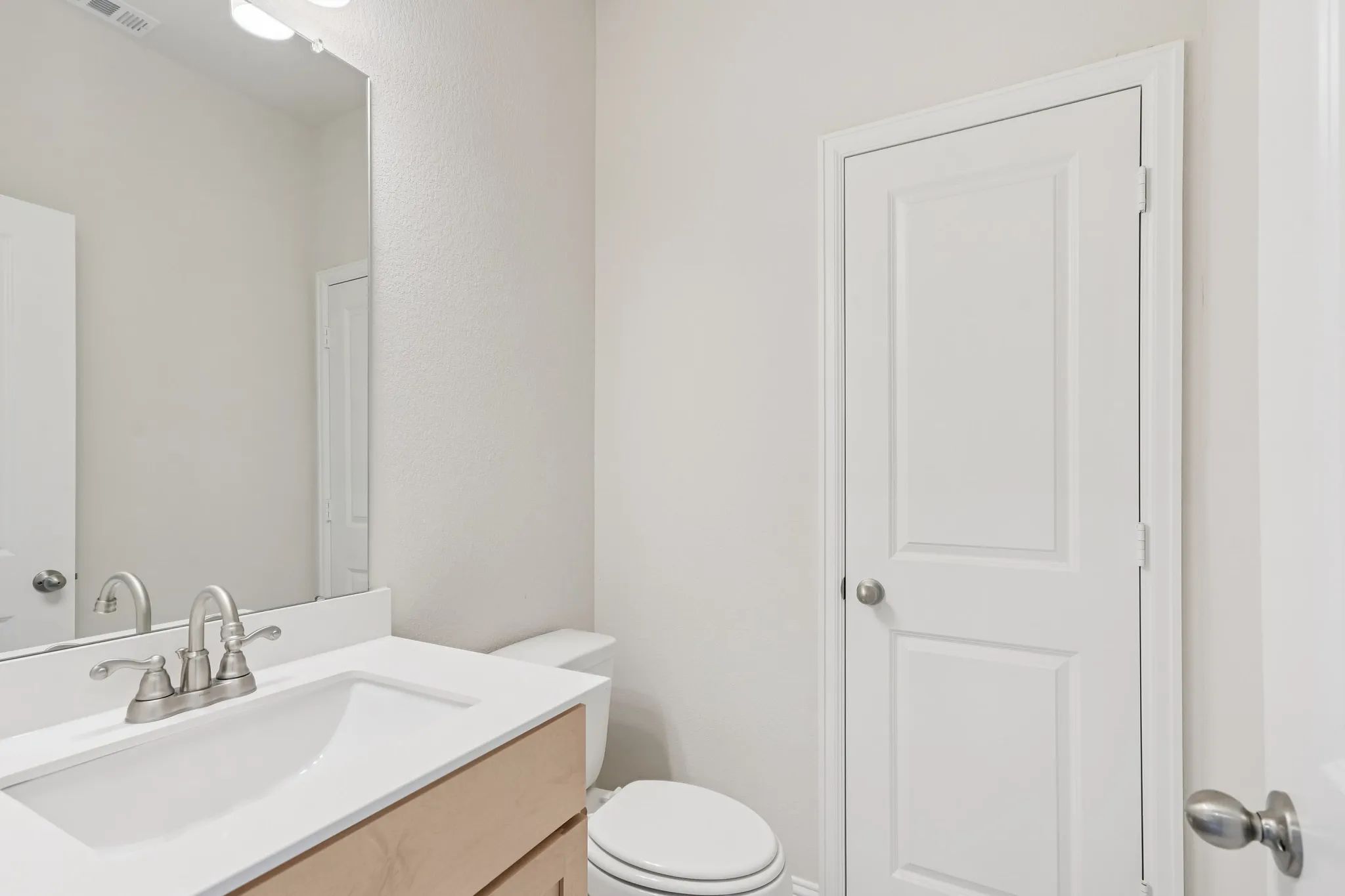 Homesite 6309 Upstairs Powder Room