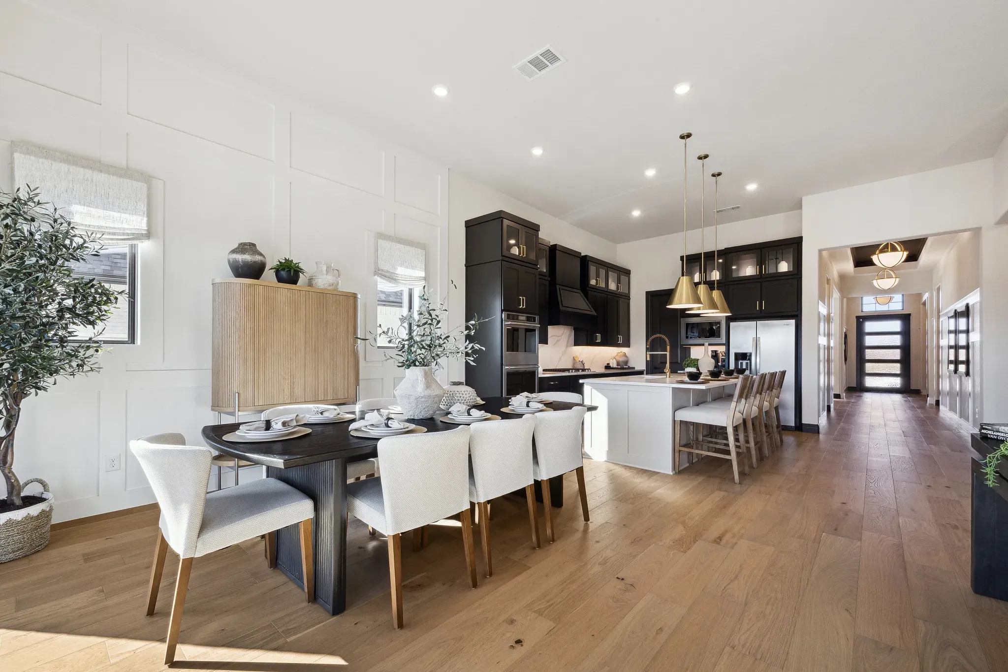 Plan 5029 Dining - Staged