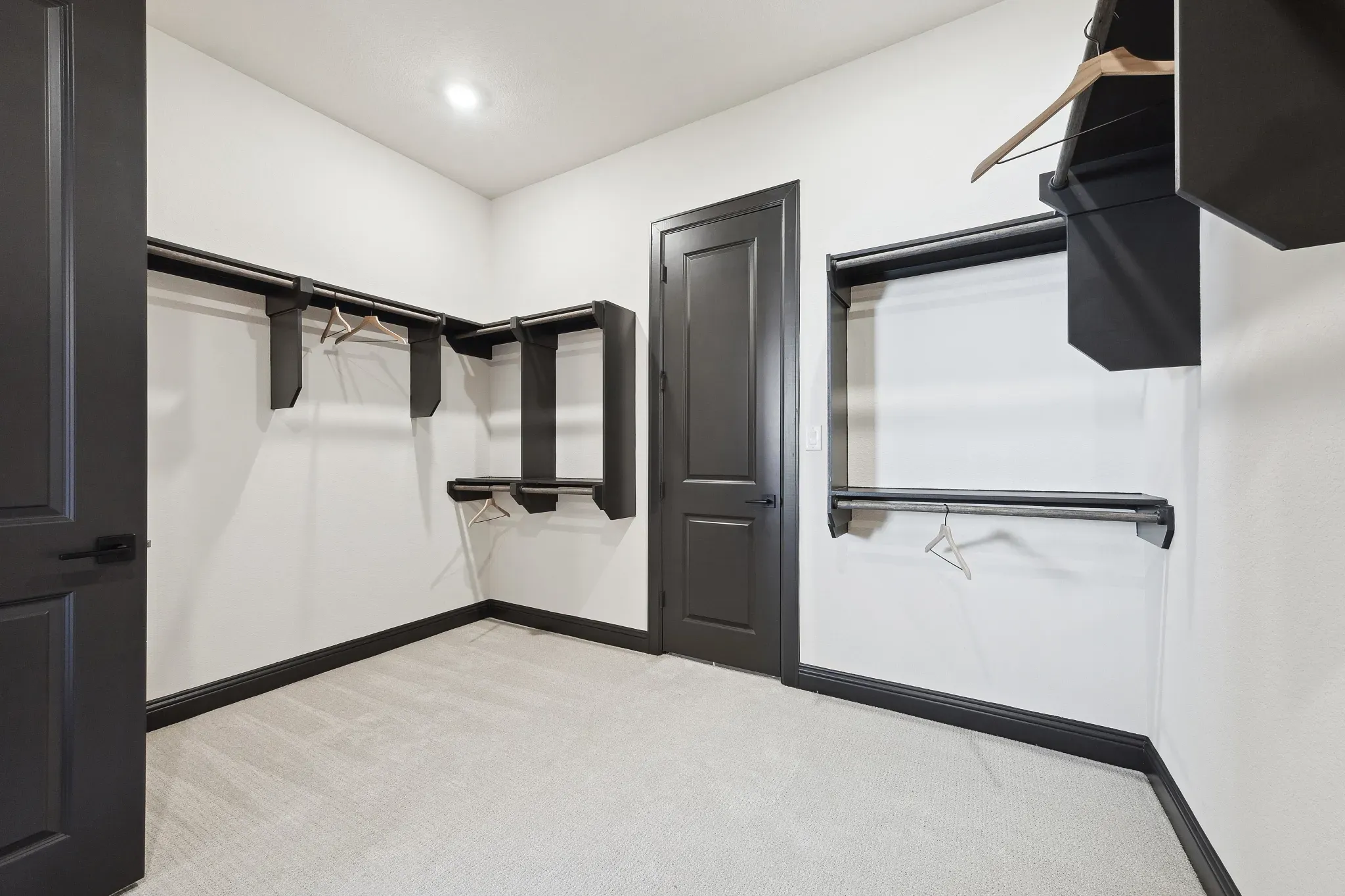 Plan 5029 Closet - Staged