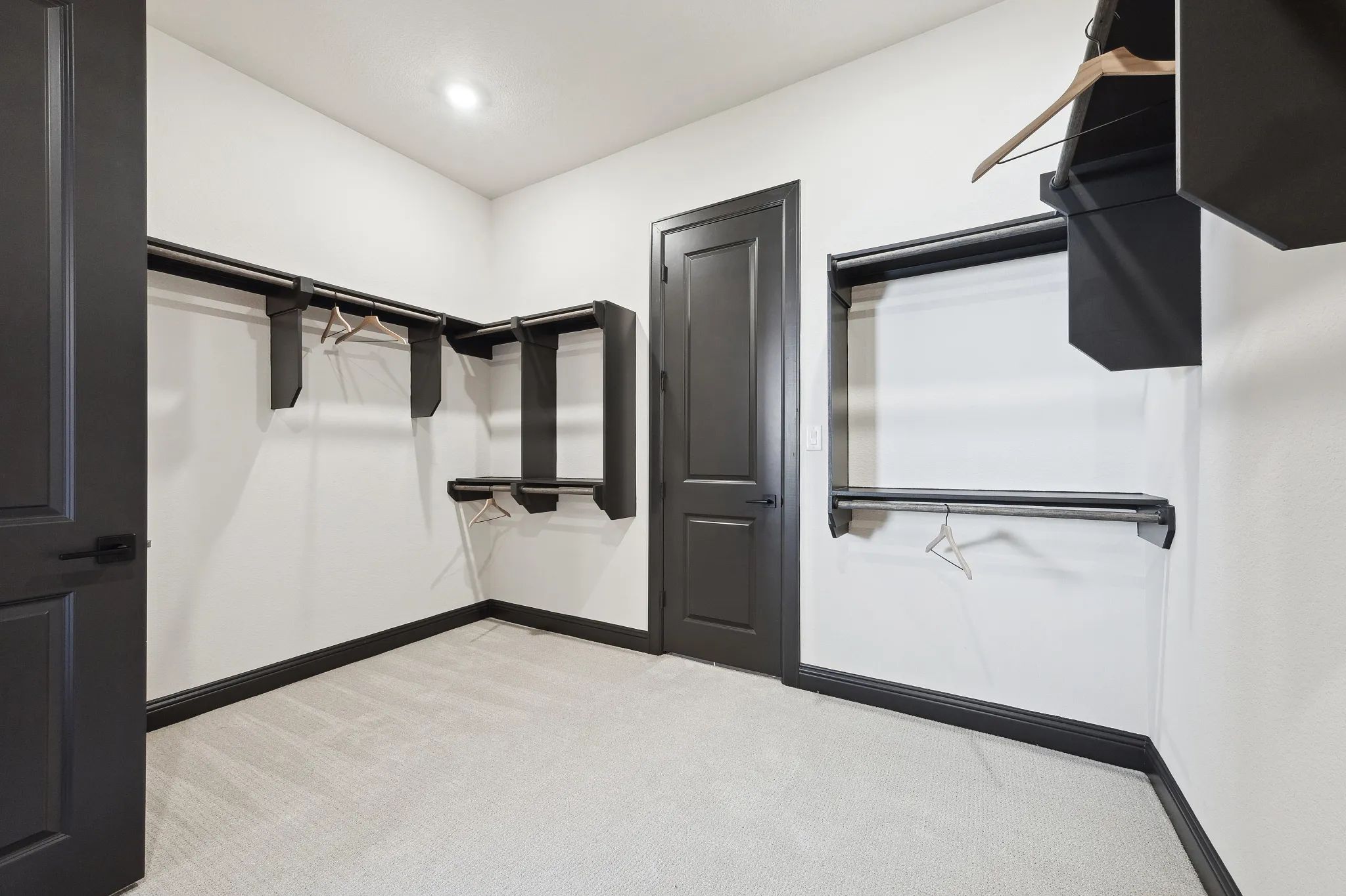 Plan 5029 Closet - Staged