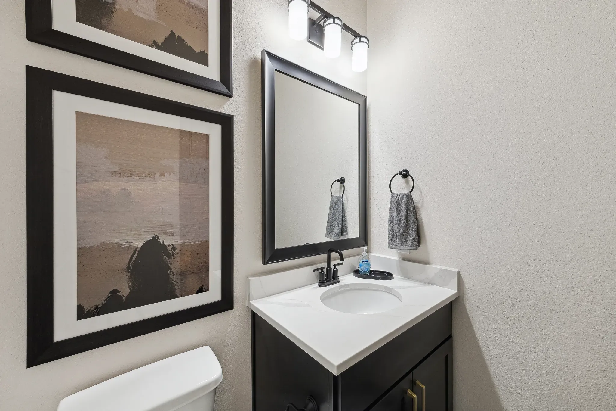Plan 5029 Powder Room - Staged