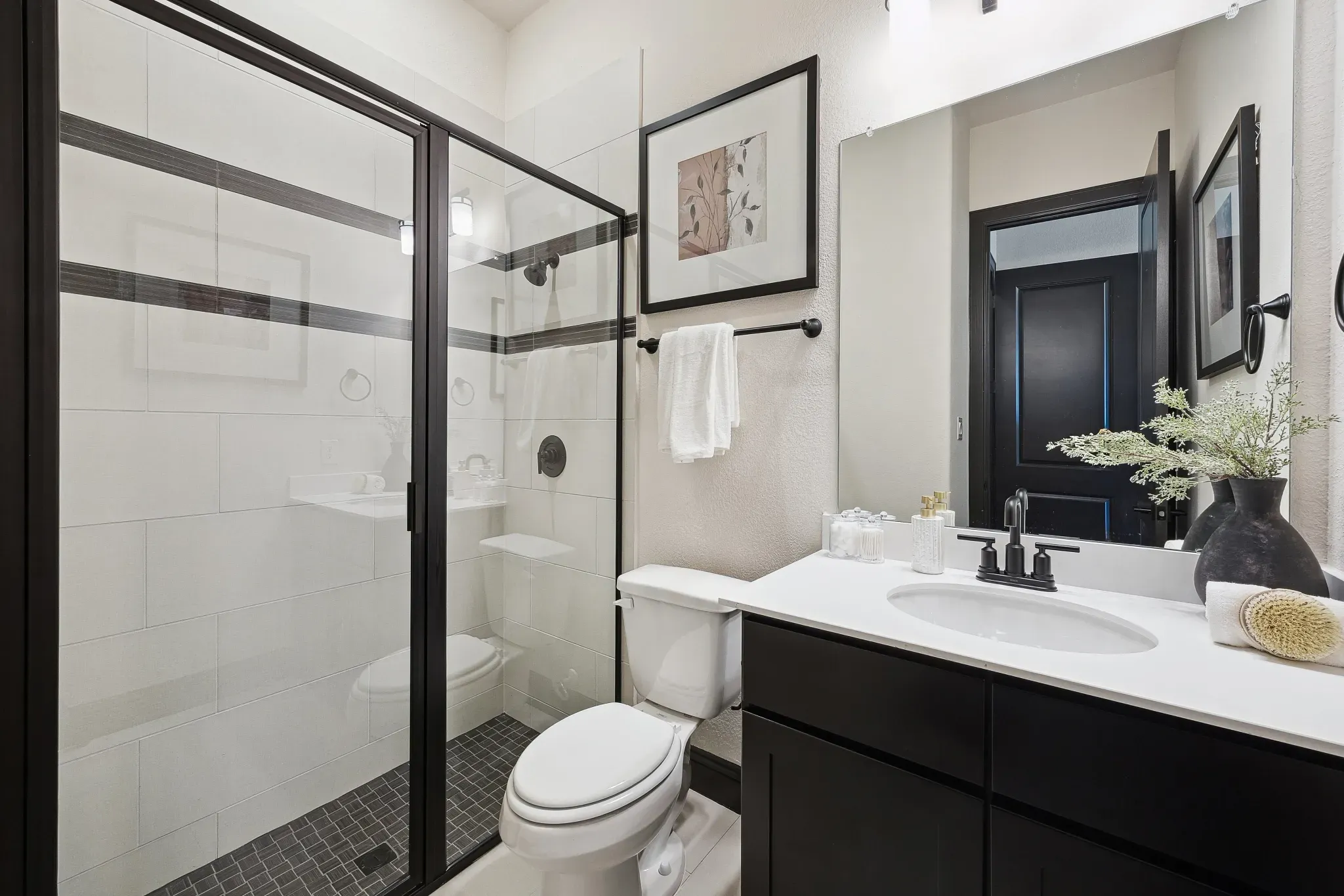 Plan 5029 Bath 2 - Staged