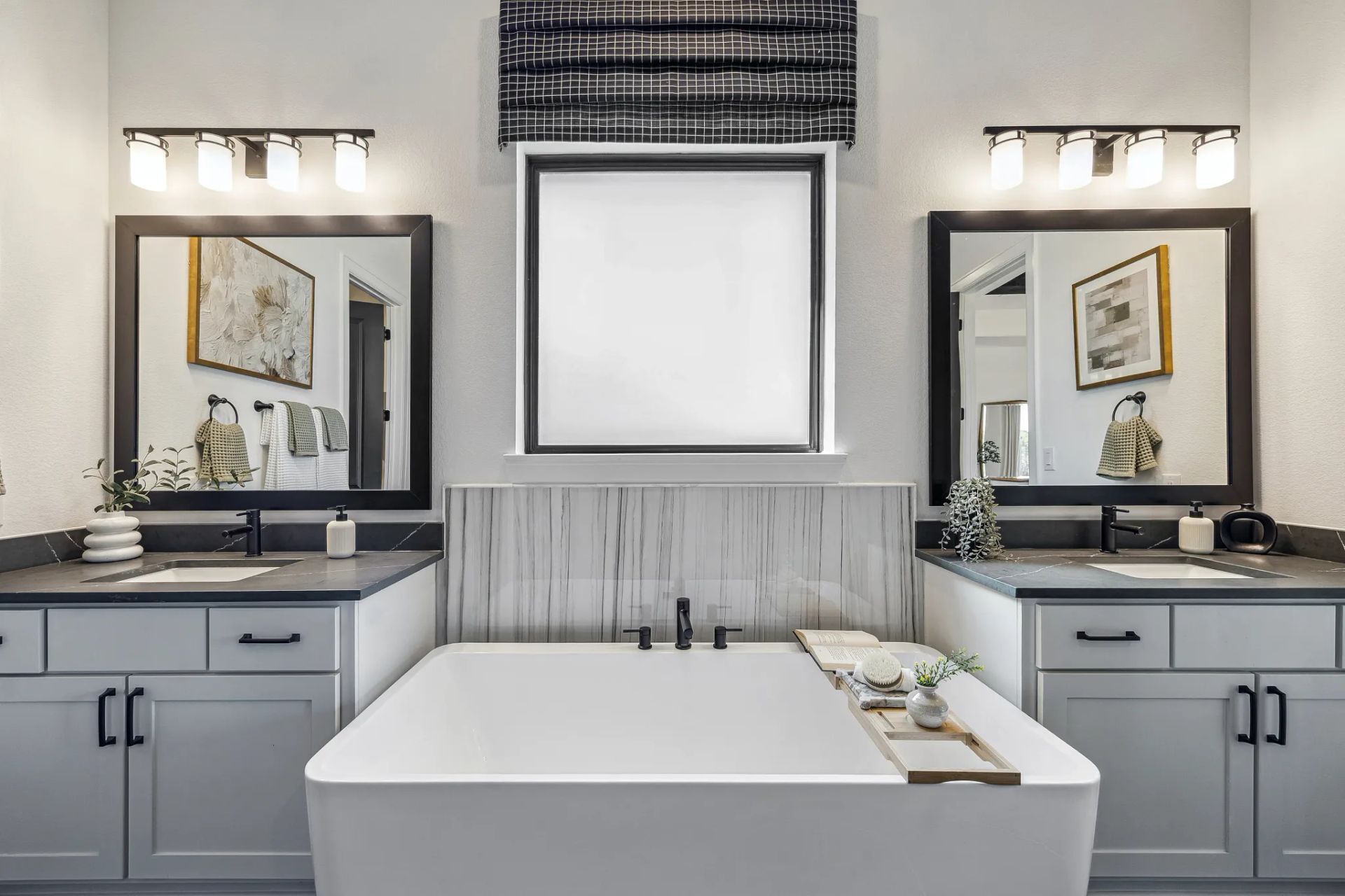 Plan 5039 Model Primary Bath