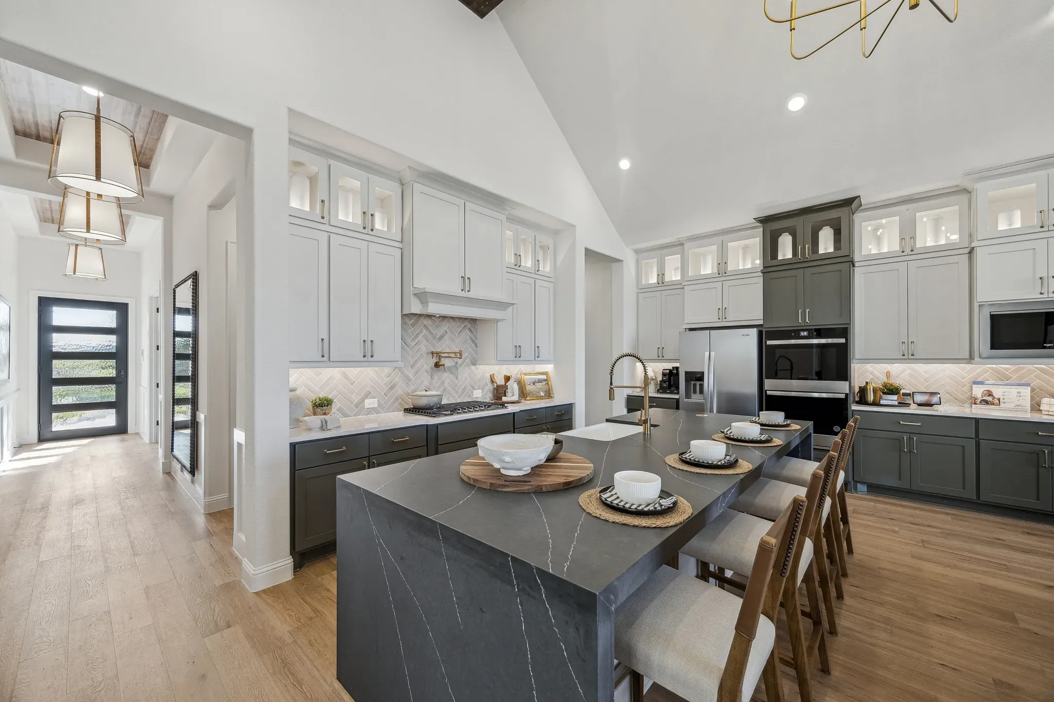 Plan 5039 Kitchen - Staged
