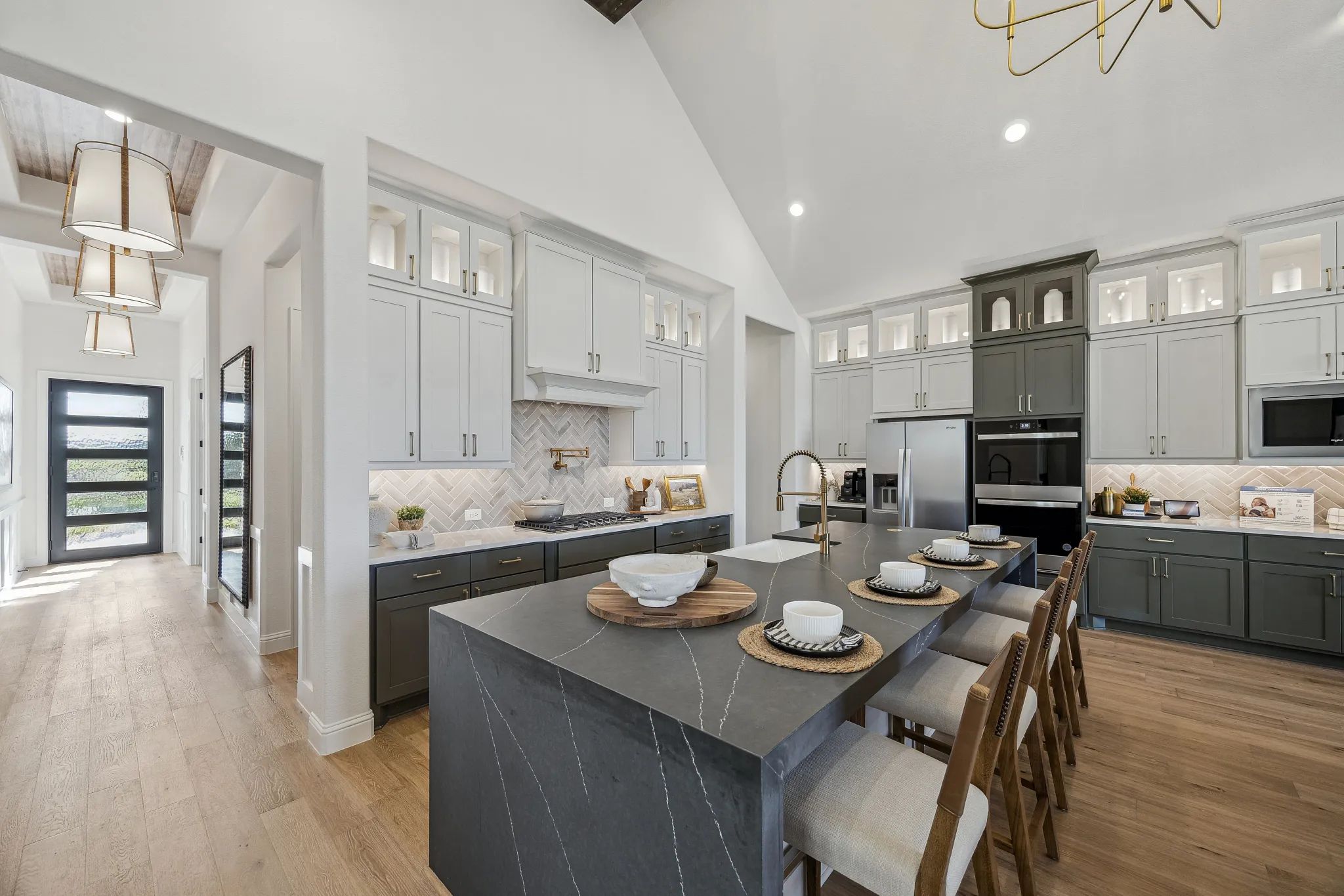 Plan 5039 Kitchen - Staged