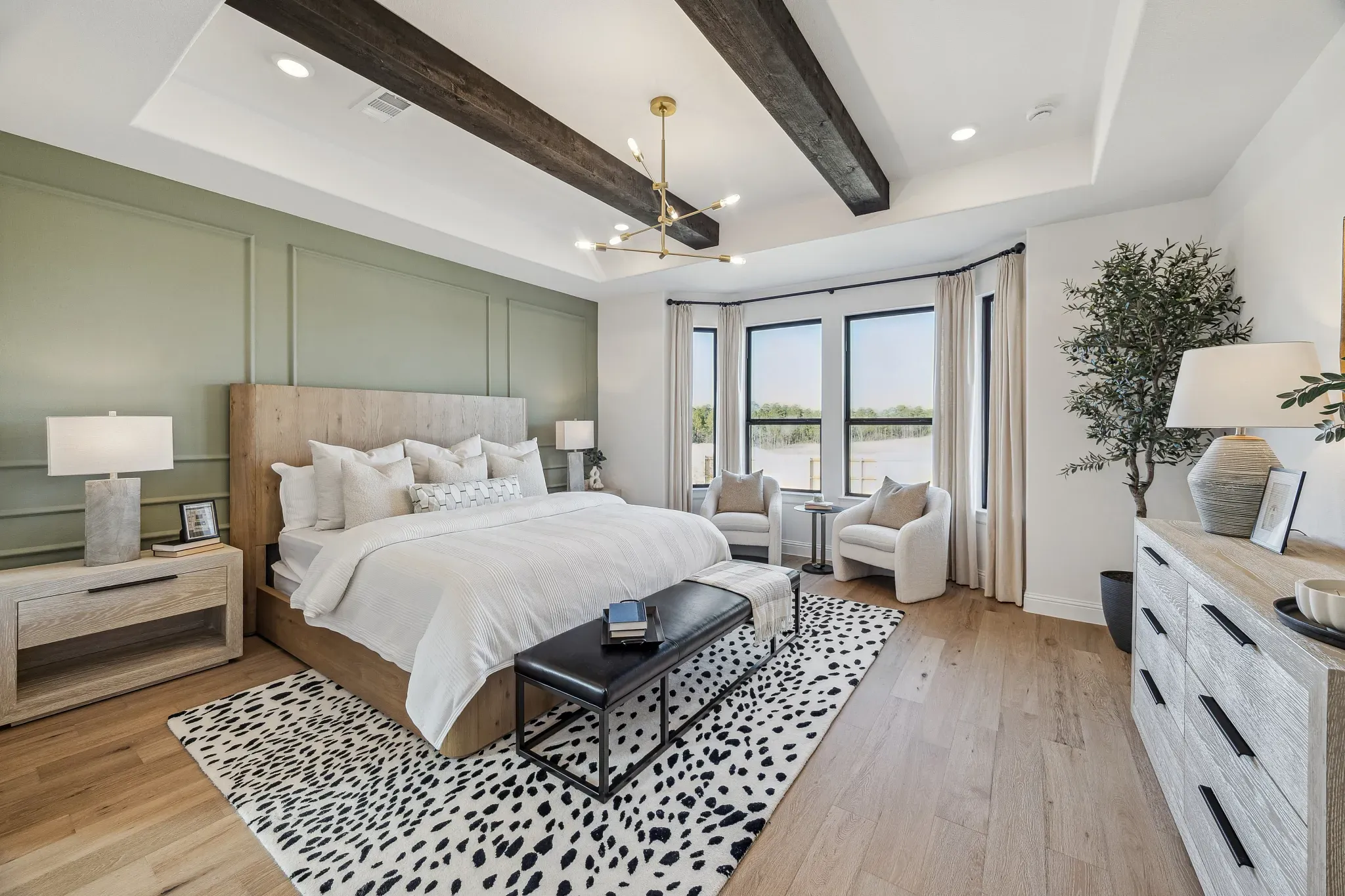 Plan 5039 Primary Bed - Staged