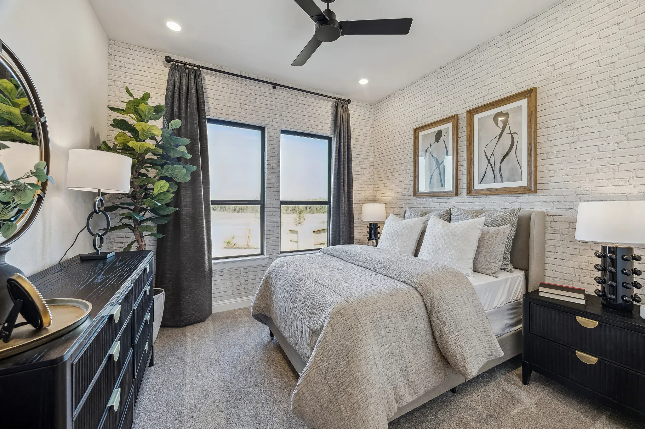 Plan 5039 Bed 2 - Staged