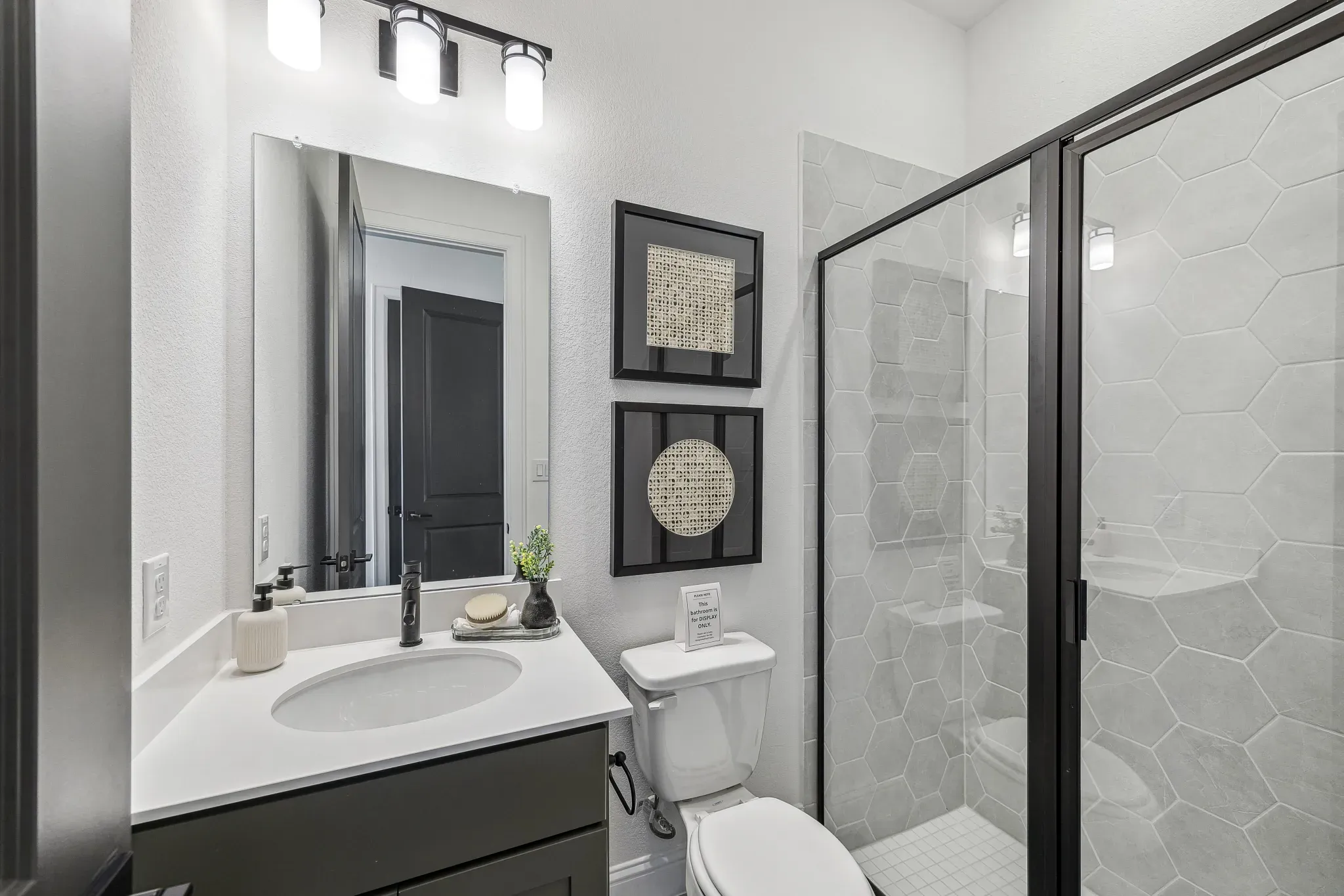 Plan 5039 Bath 2 - Staged