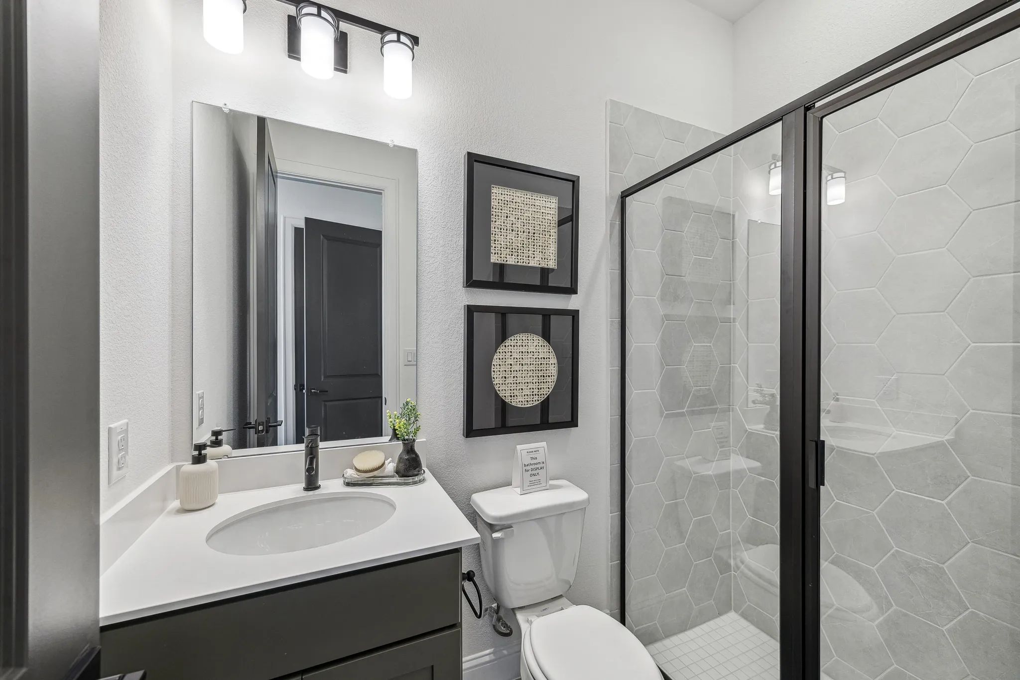 Plan 5039 Bath 2 - Staged