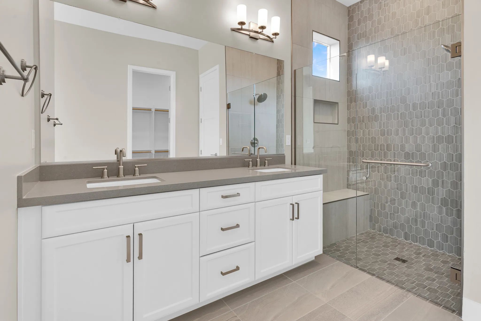 Excite II Primary Bath