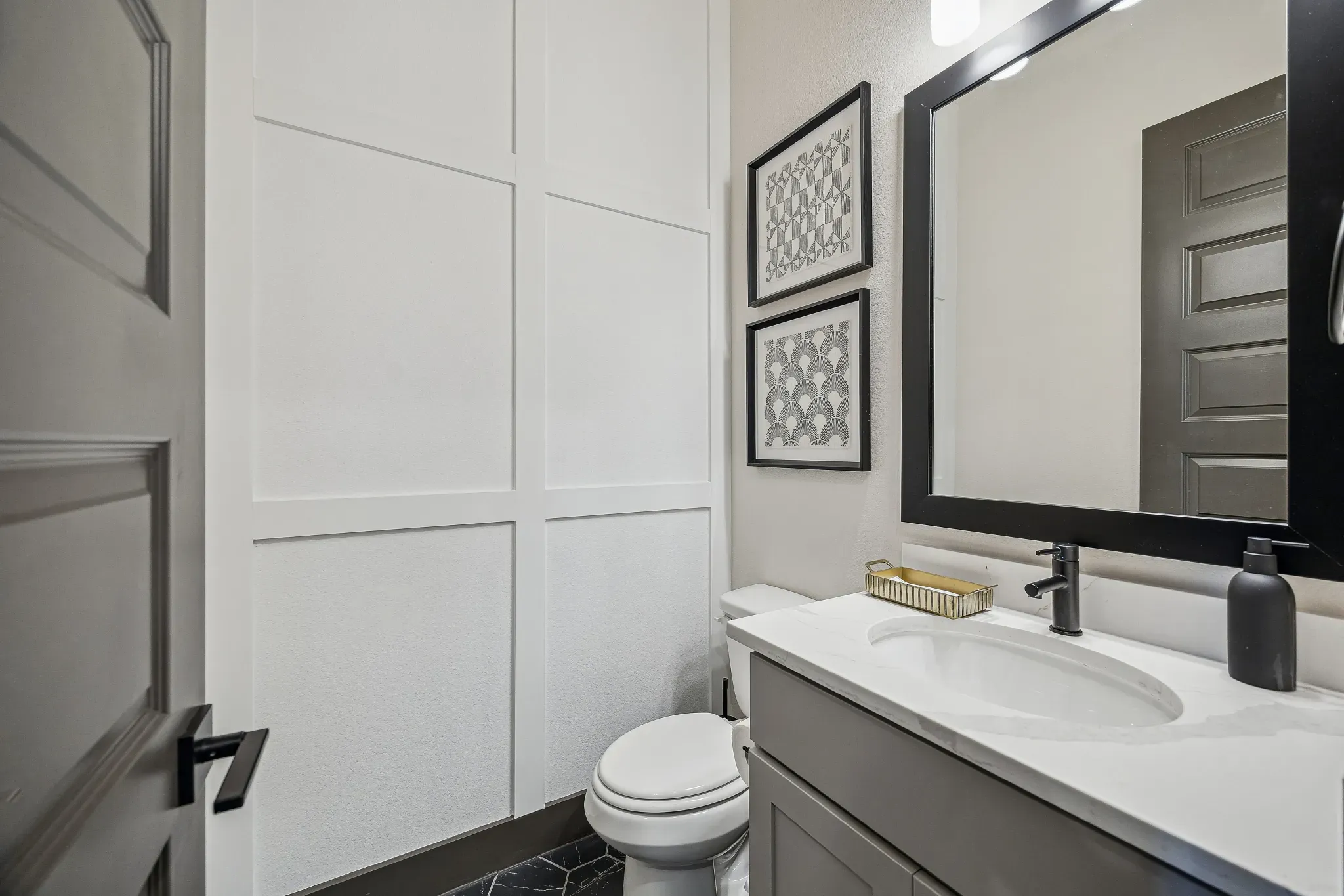 Plan 6029 Powder Room - Staged