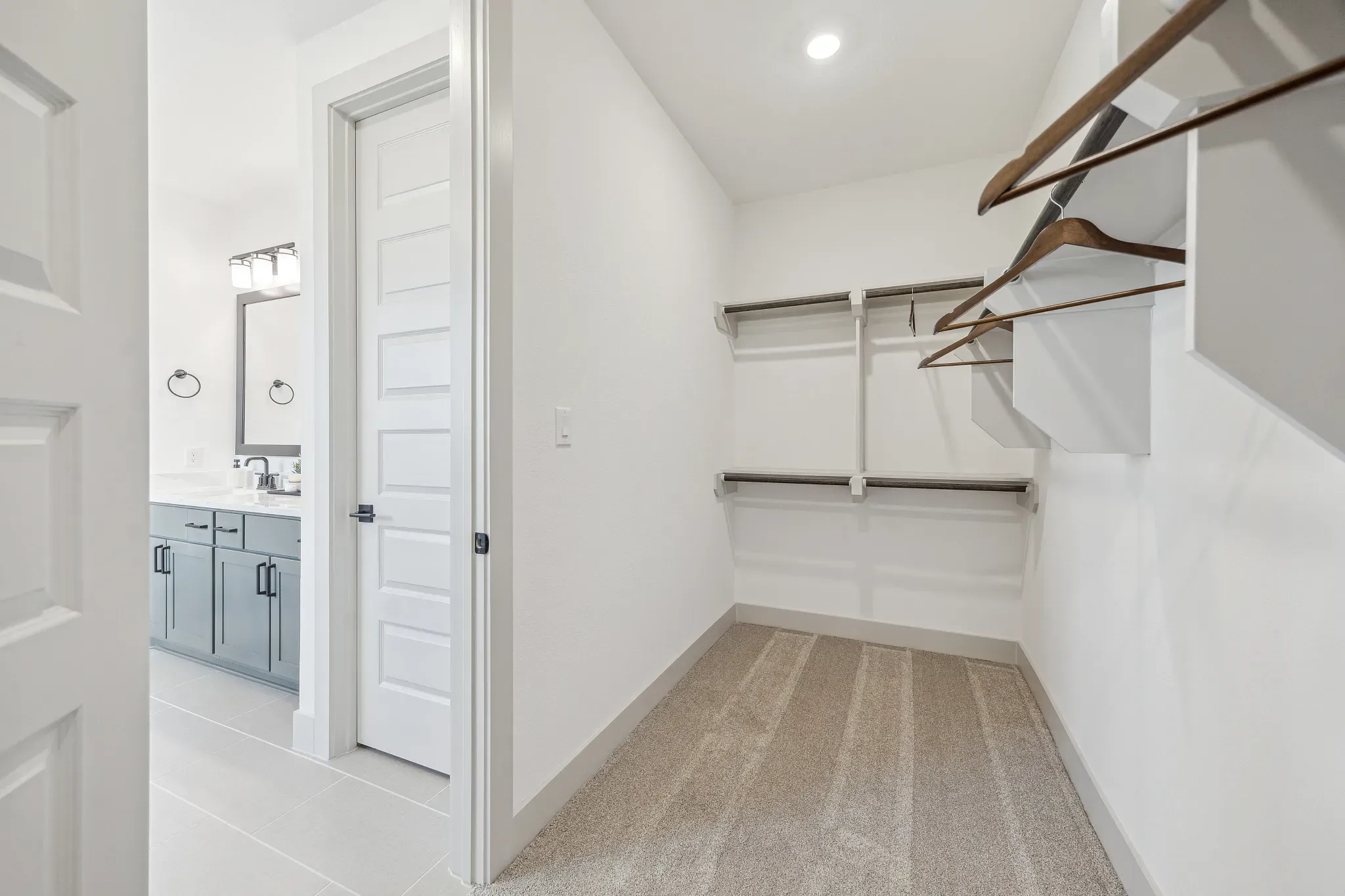 Plan 3034 Closet - Staged